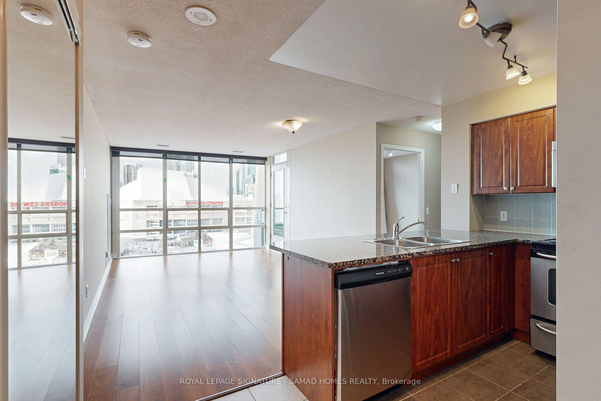 Photo 5 of Unit 1915, 51 Lower Simcoe Street, Toronto, Waterfront Communities — HOMEH