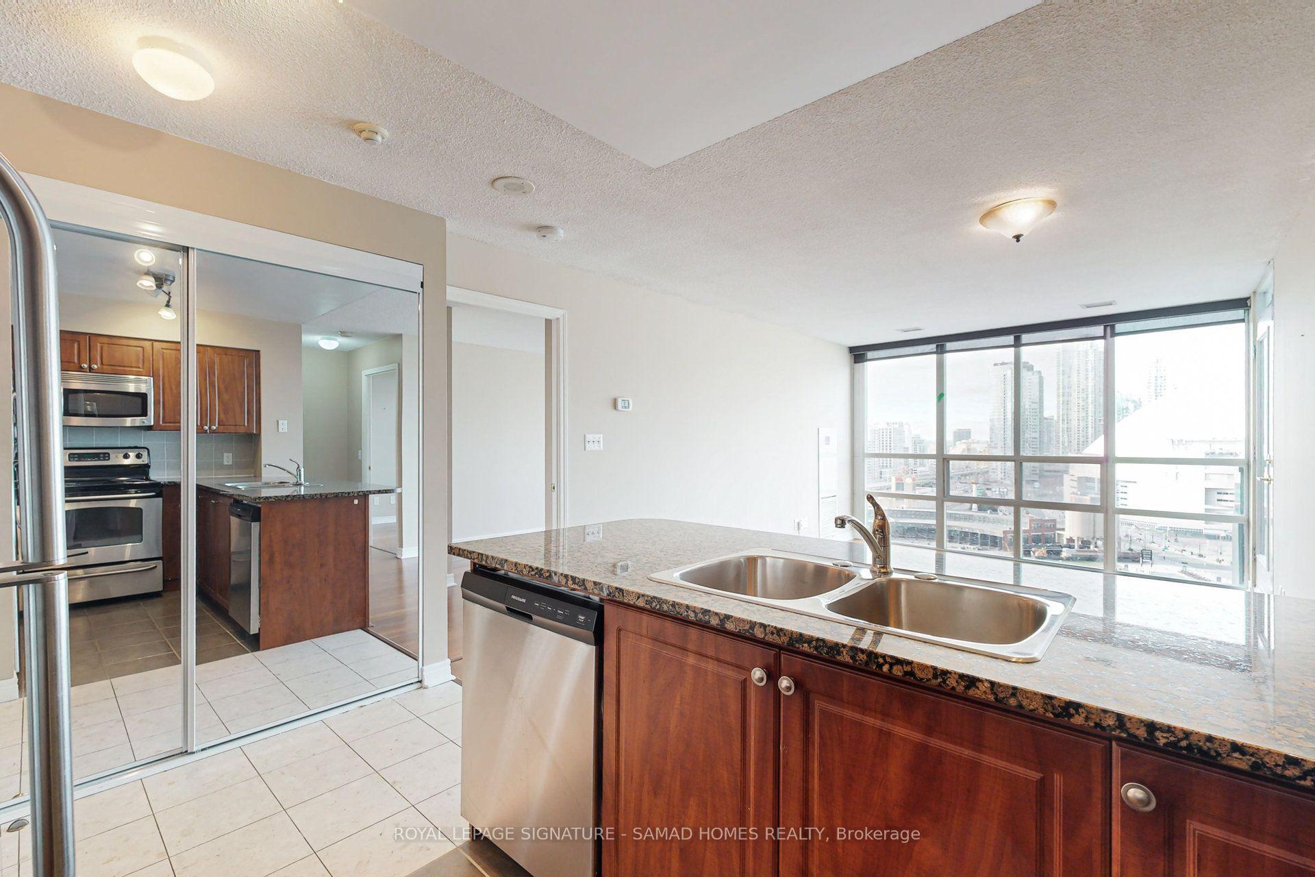 Photo 8 of Unit 1915, 51 Lower Simcoe Street, Toronto, Waterfront Communities — HOMEH