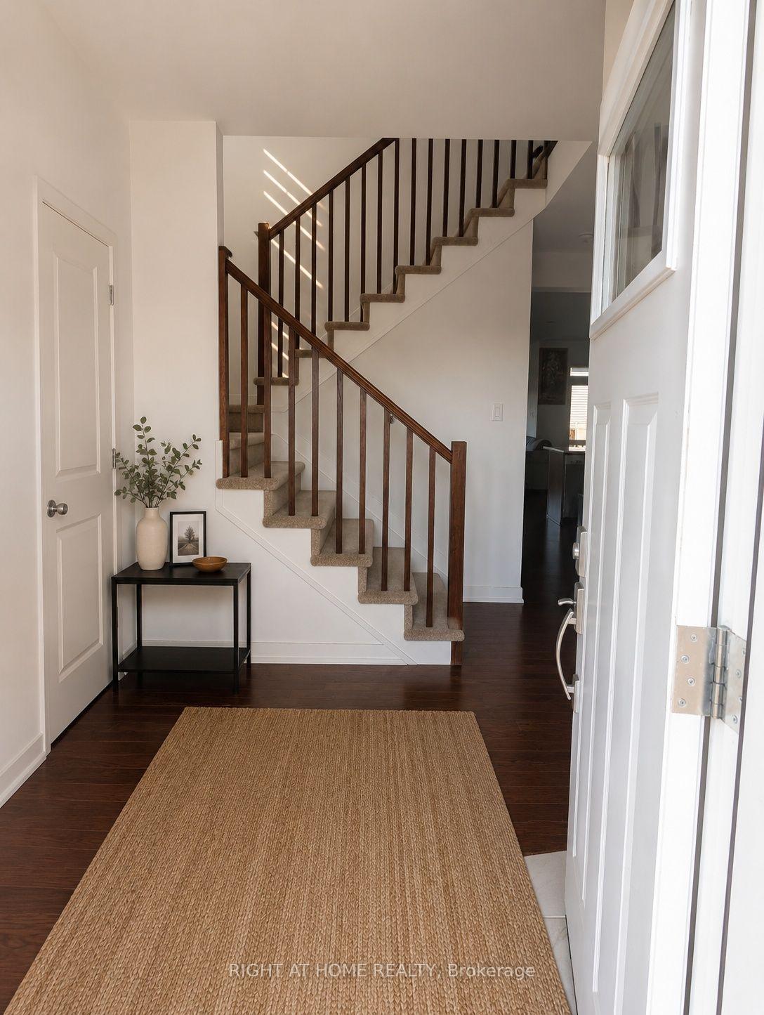 Photo 8 of 800 Paseana Place, Ottawa, Kanata - Emerald Meadows/Trailwest — HOMEH