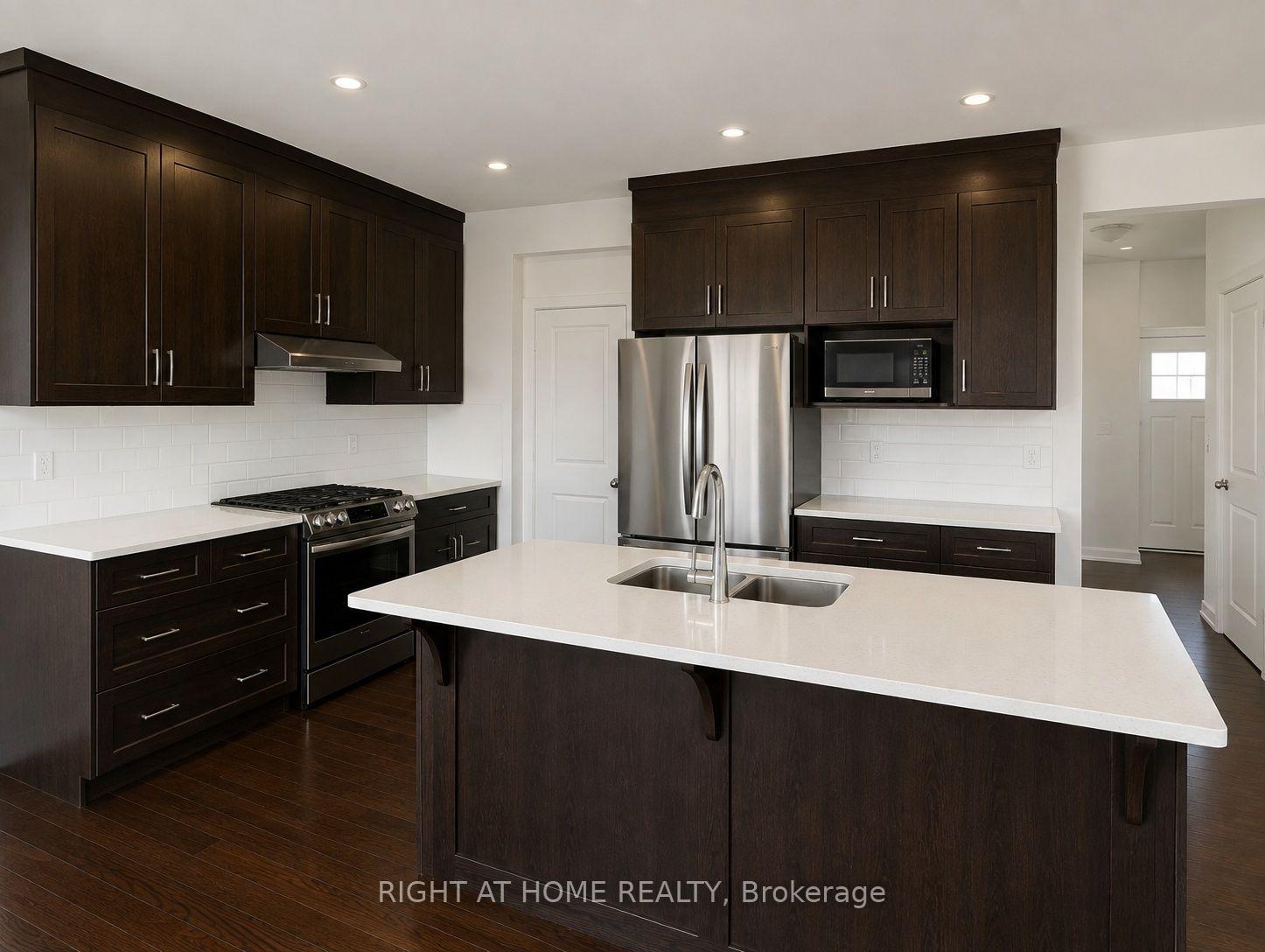 Photo 10 of 800 Paseana Place, Ottawa, Kanata - Emerald Meadows/Trailwest — HOMEH