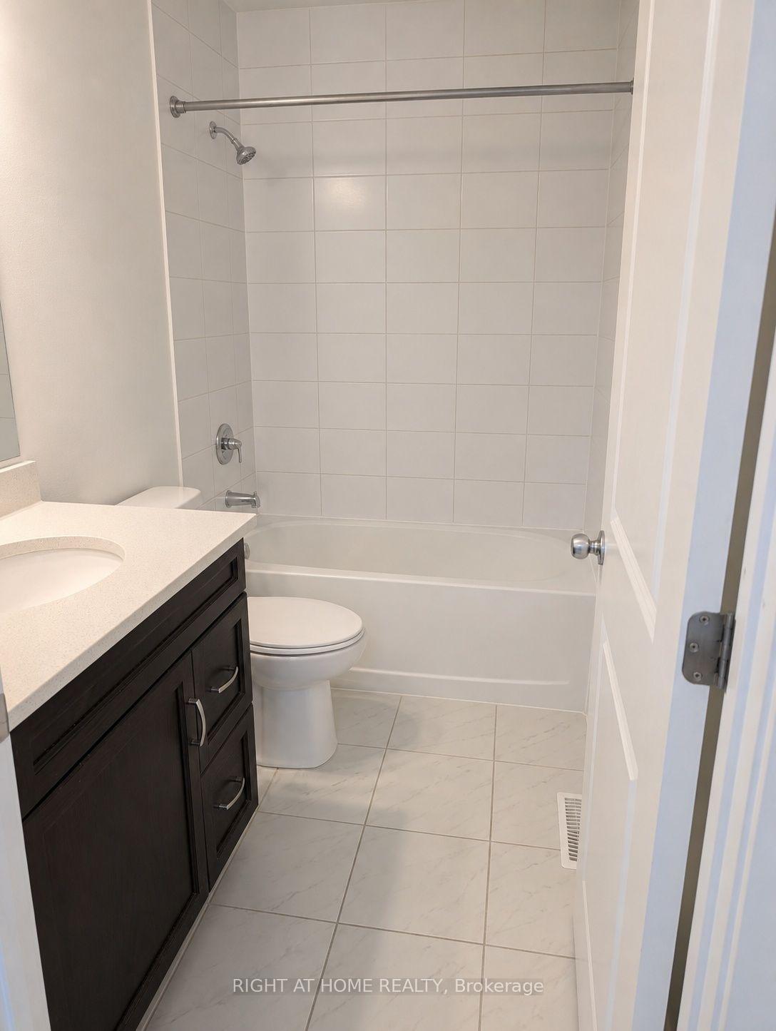Photo 11 of 800 Paseana Place, Ottawa, Kanata - Emerald Meadows/Trailwest — HOMEH