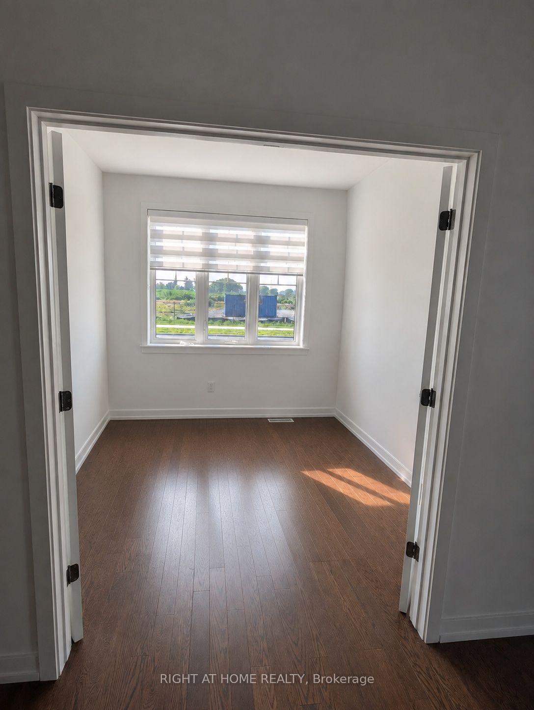 Photo 12 of 800 Paseana Place, Ottawa, Kanata - Emerald Meadows/Trailwest — HOMEH