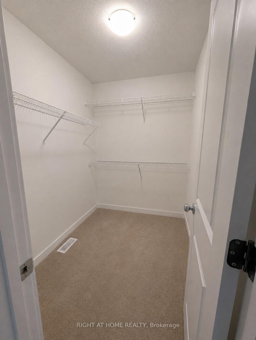 Photo 16 of 800 Paseana Place, Ottawa, Kanata - Emerald Meadows/Trailwest — HOMEH