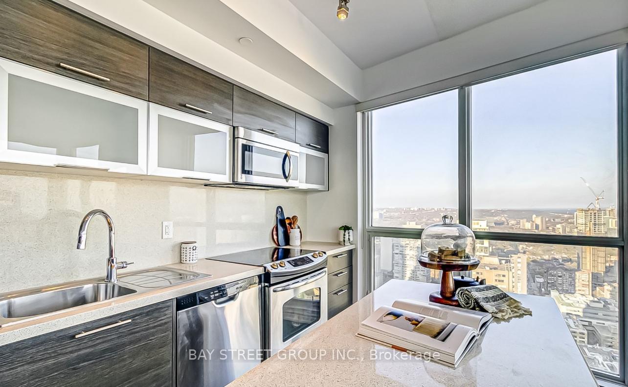 Photo 6 of Unit 3907, 386 Yonge Street, Toronto, Bay Street Corridor — HOMEH