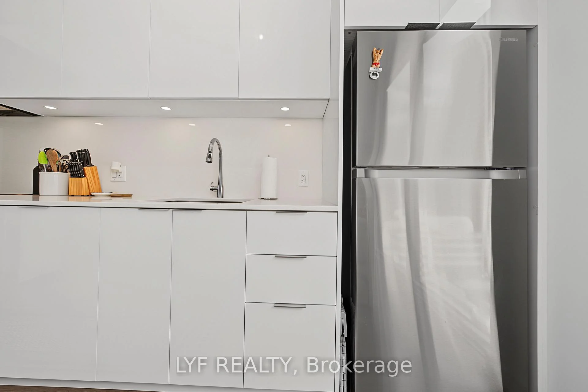 Photo 20 of Unit 2403, 357 King Street W, Toronto, Waterfront Communities — HOMEH
