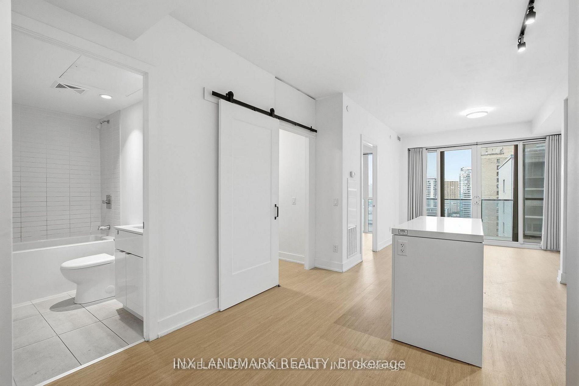 Photo 4 of Unit 2106, 7 grenville Street, Toronto, Bay Street Corridor — HOMEH