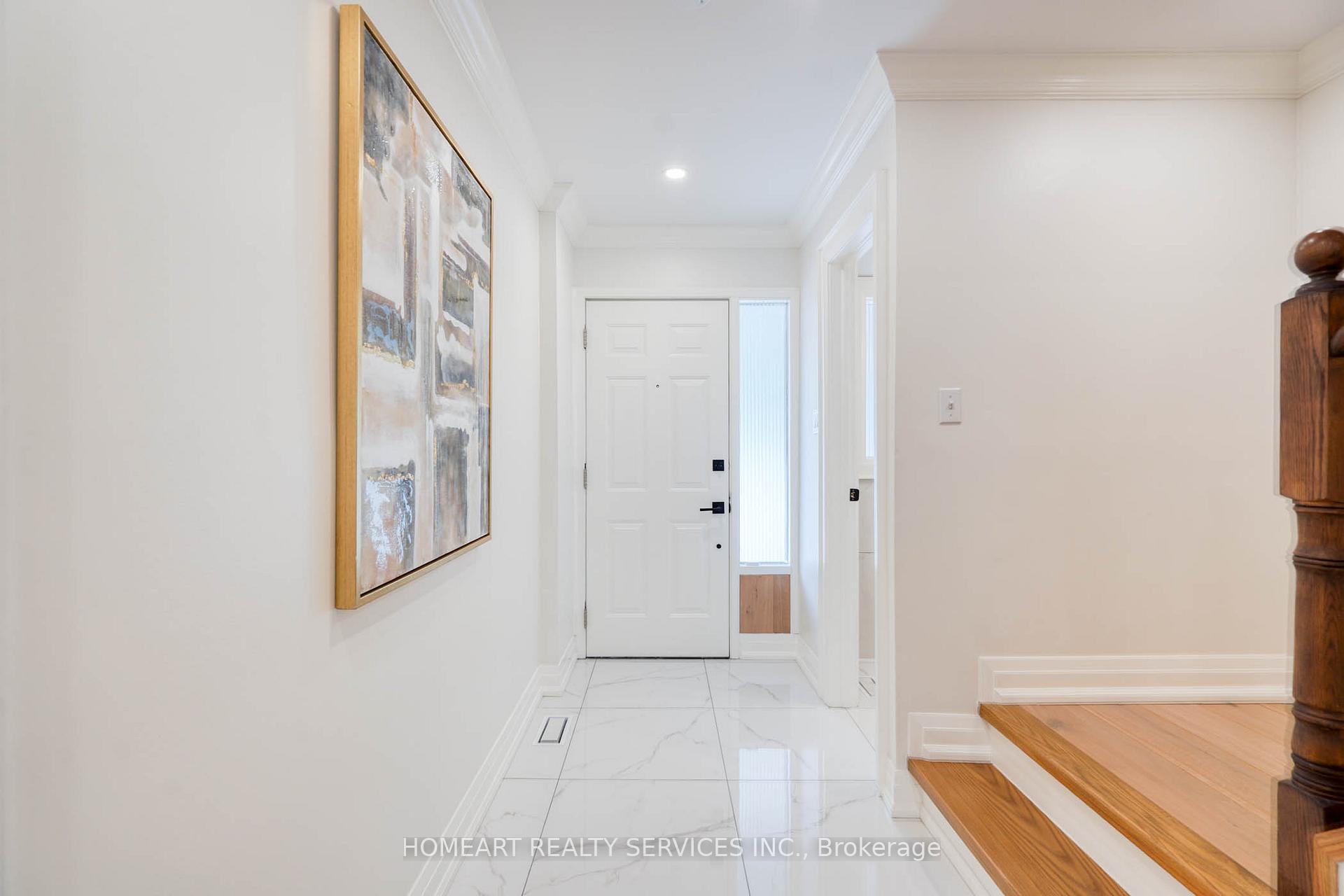 Photo 5 of 2 Camelot Way, Markham, Markham Village — HOMEH