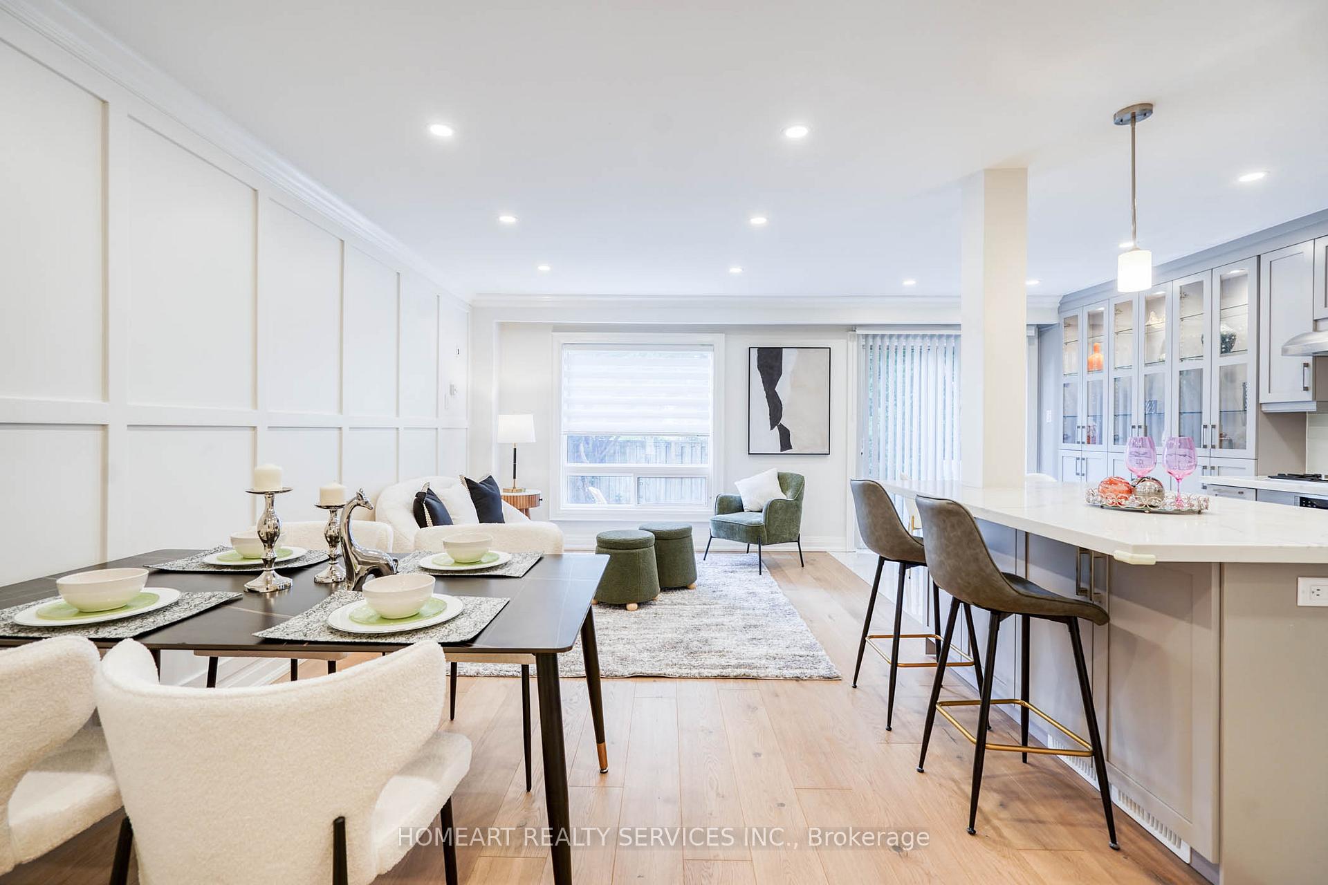 Photo 7 of 2 Camelot Way, Markham, Markham Village — HOMEH