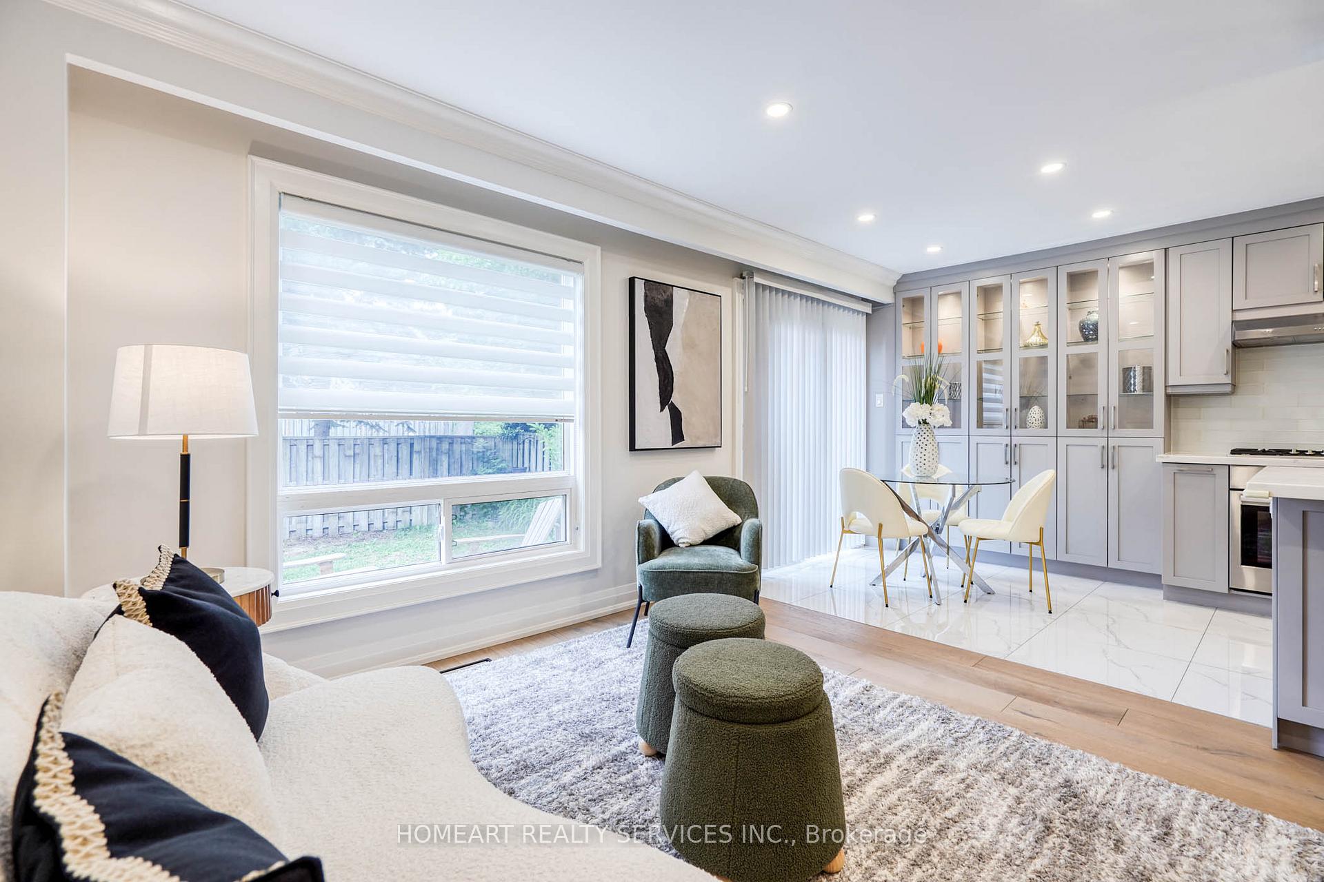 Photo 11 of 2 Camelot Way, Markham, Markham Village — HOMEH
