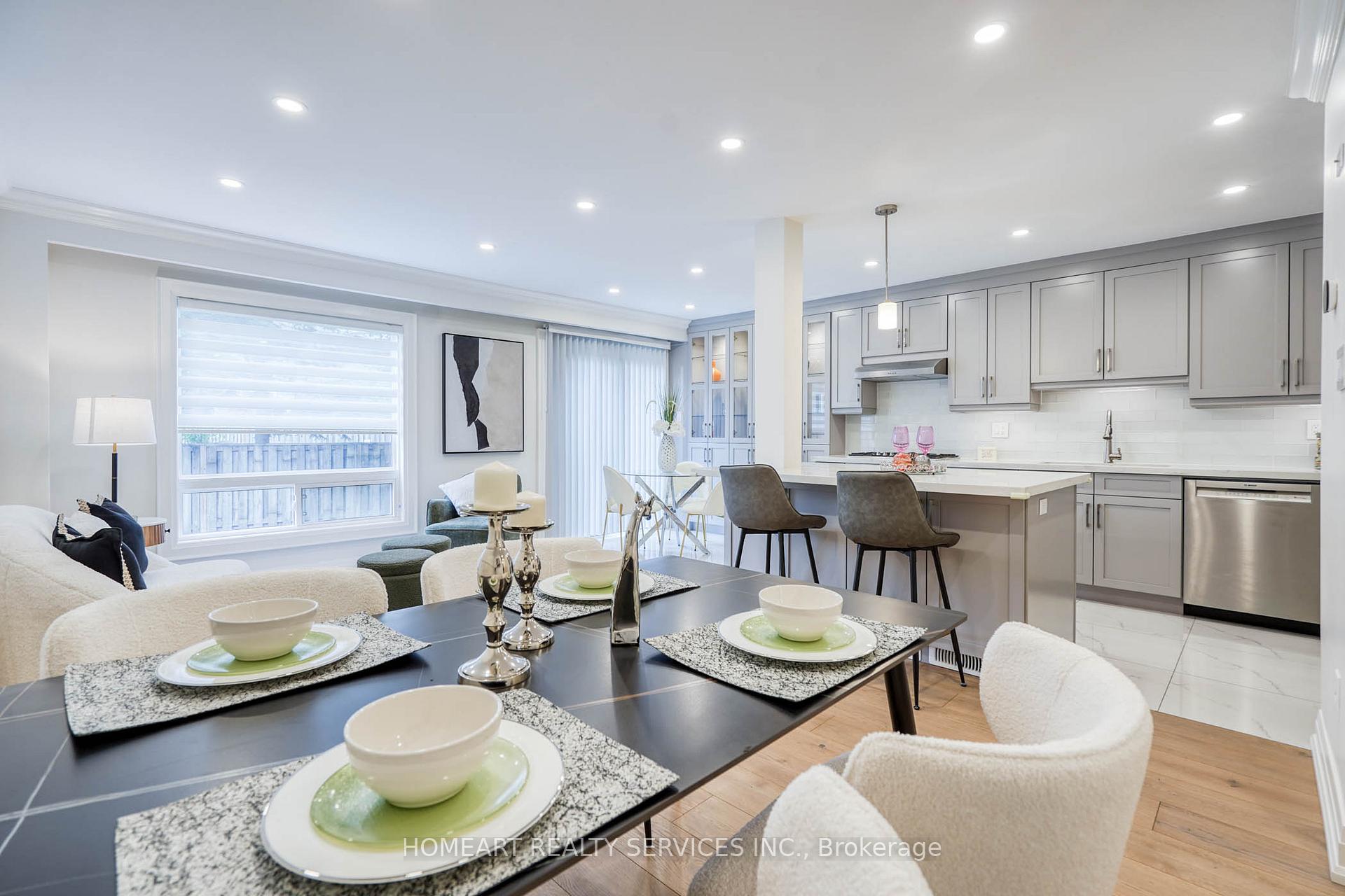 Photo 13 of 2 Camelot Way, Markham, Markham Village — HOMEH