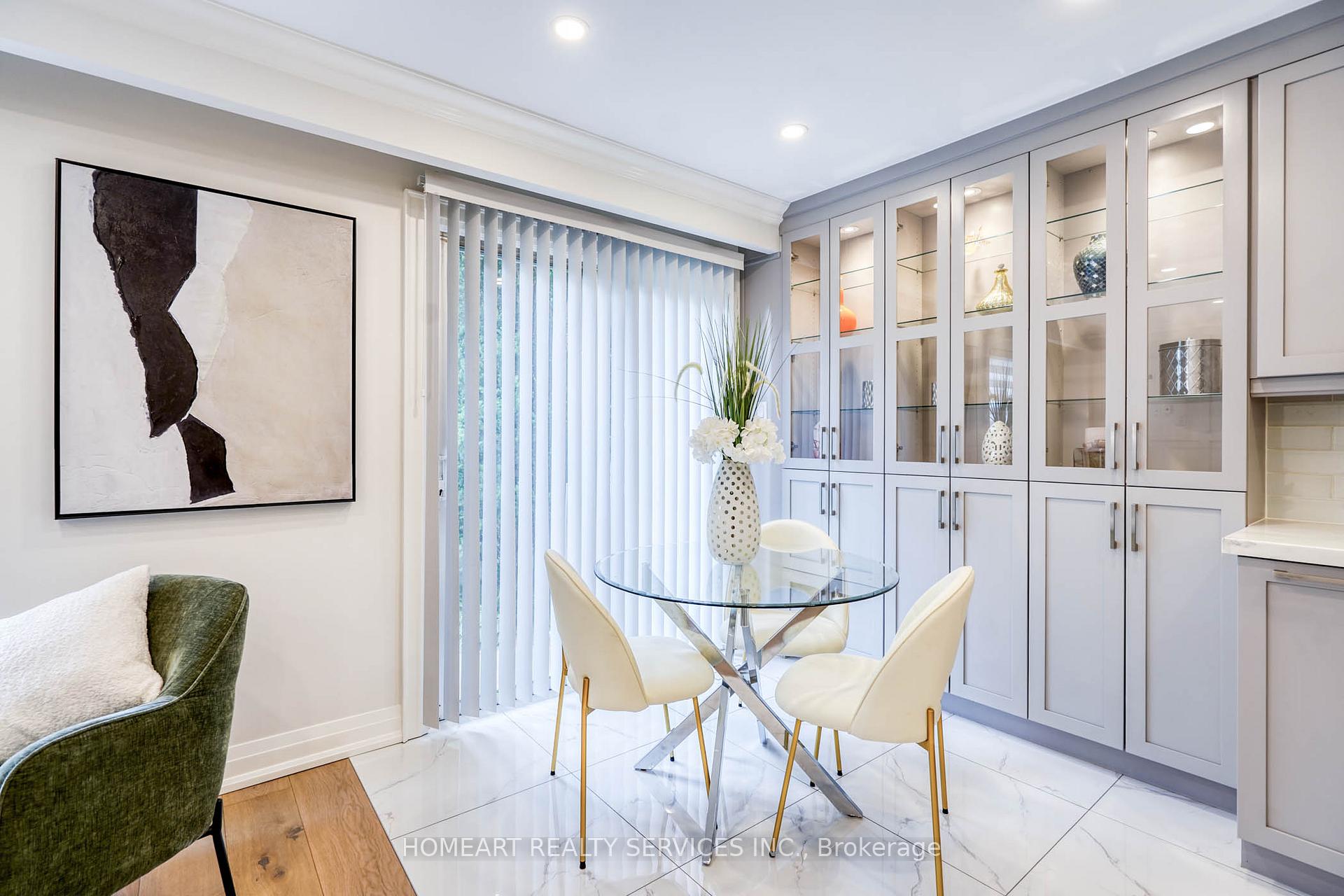 Photo 15 of 2 Camelot Way, Markham, Markham Village — HOMEH