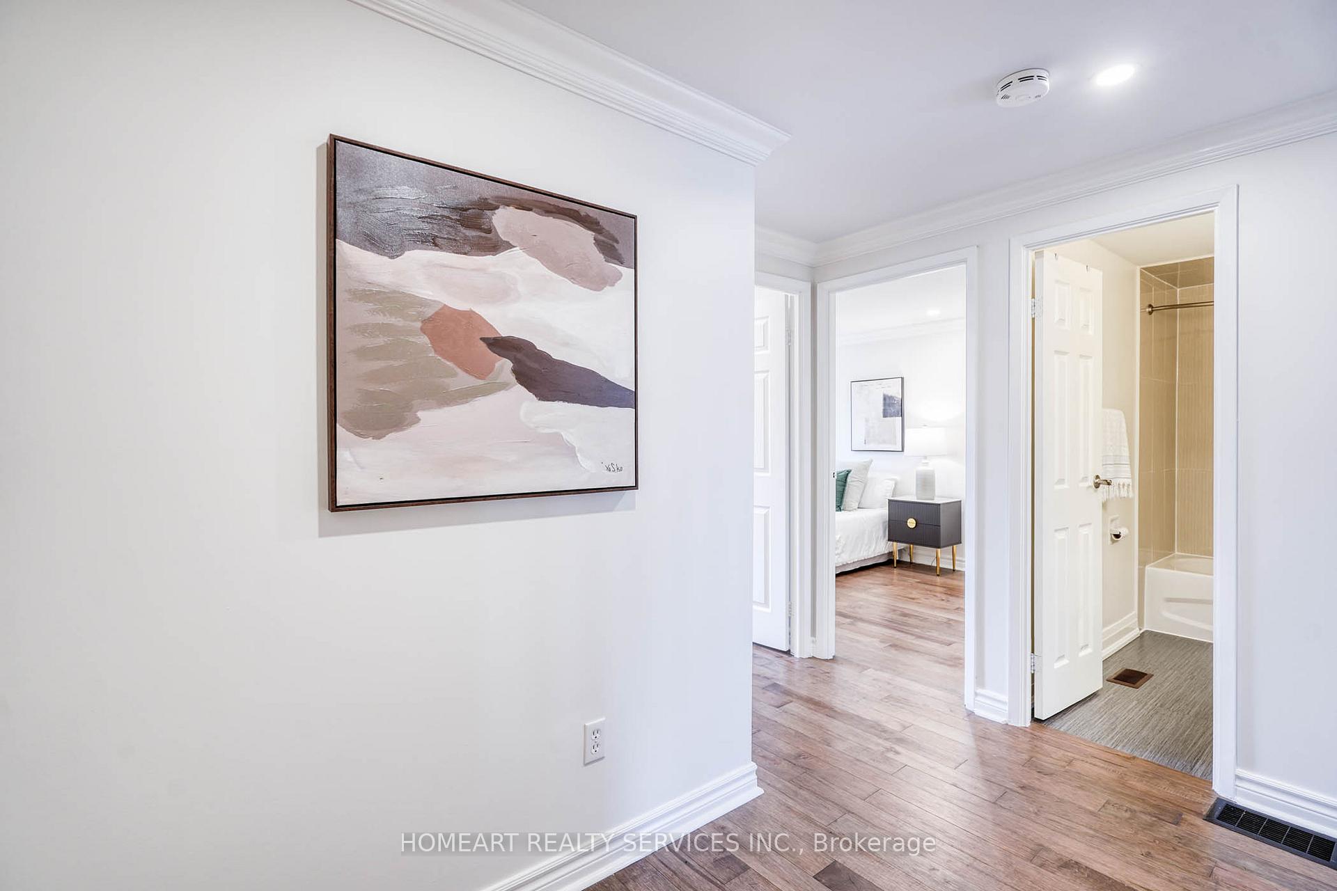 Photo 19 of 2 Camelot Way, Markham, Markham Village — HOMEH