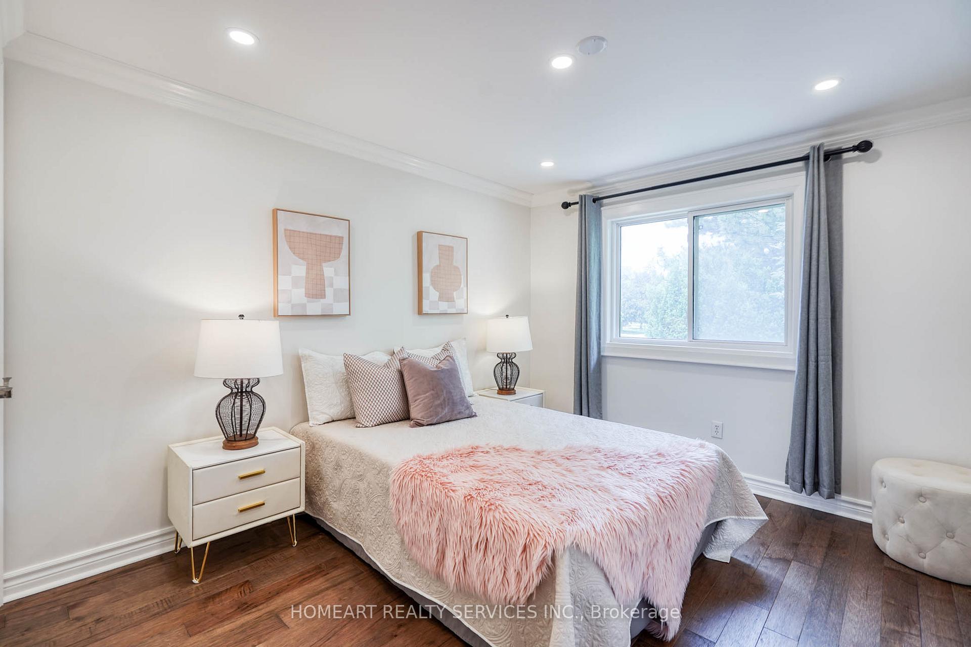 Photo 23 of 2 Camelot Way, Markham, Markham Village — HOMEH