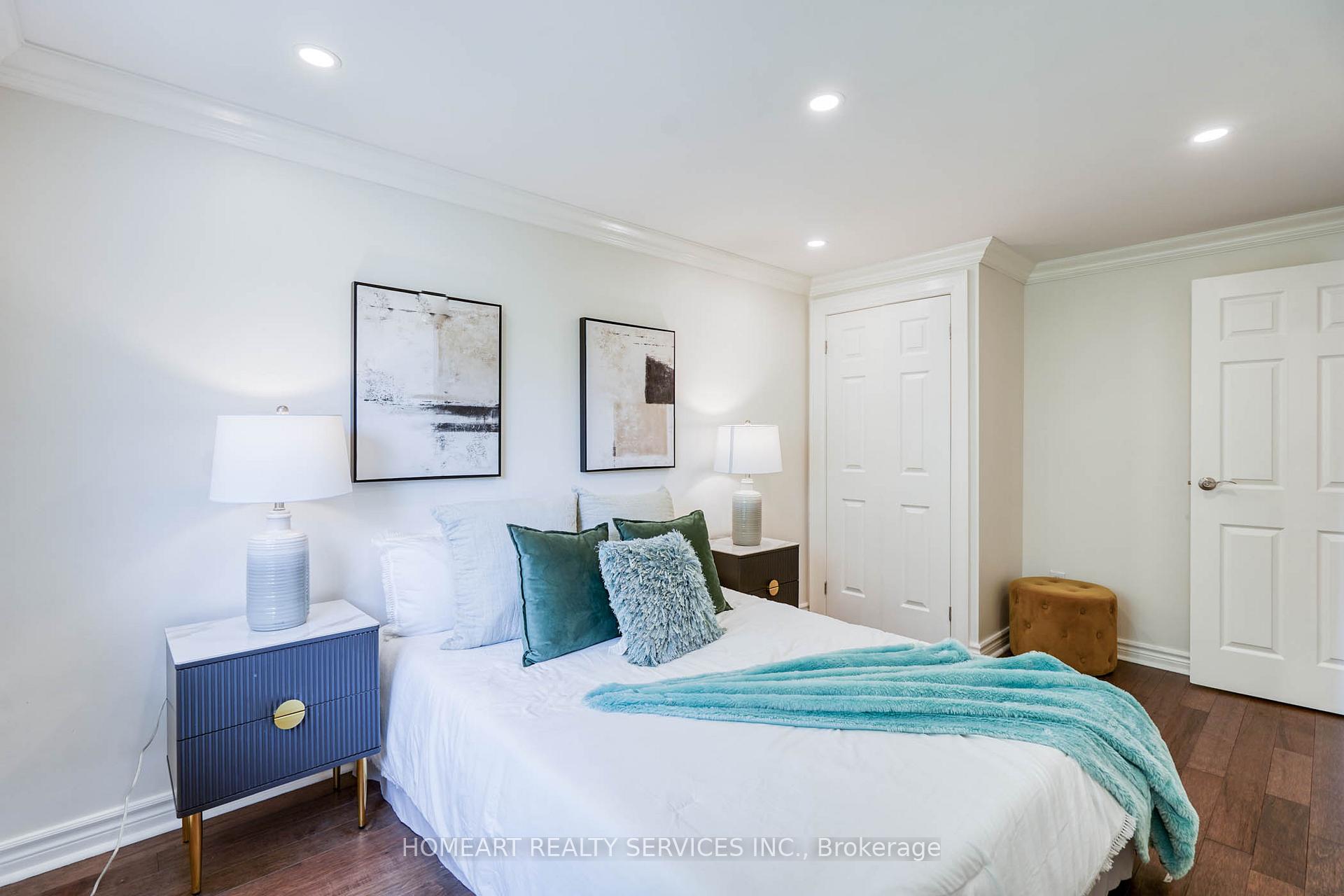 Photo 25 of 2 Camelot Way, Markham, Markham Village — HOMEH