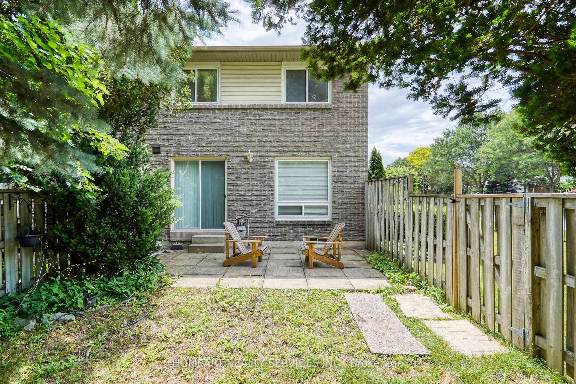 Photo 32 of 2 Camelot Way, Markham, Markham Village — HOMEH