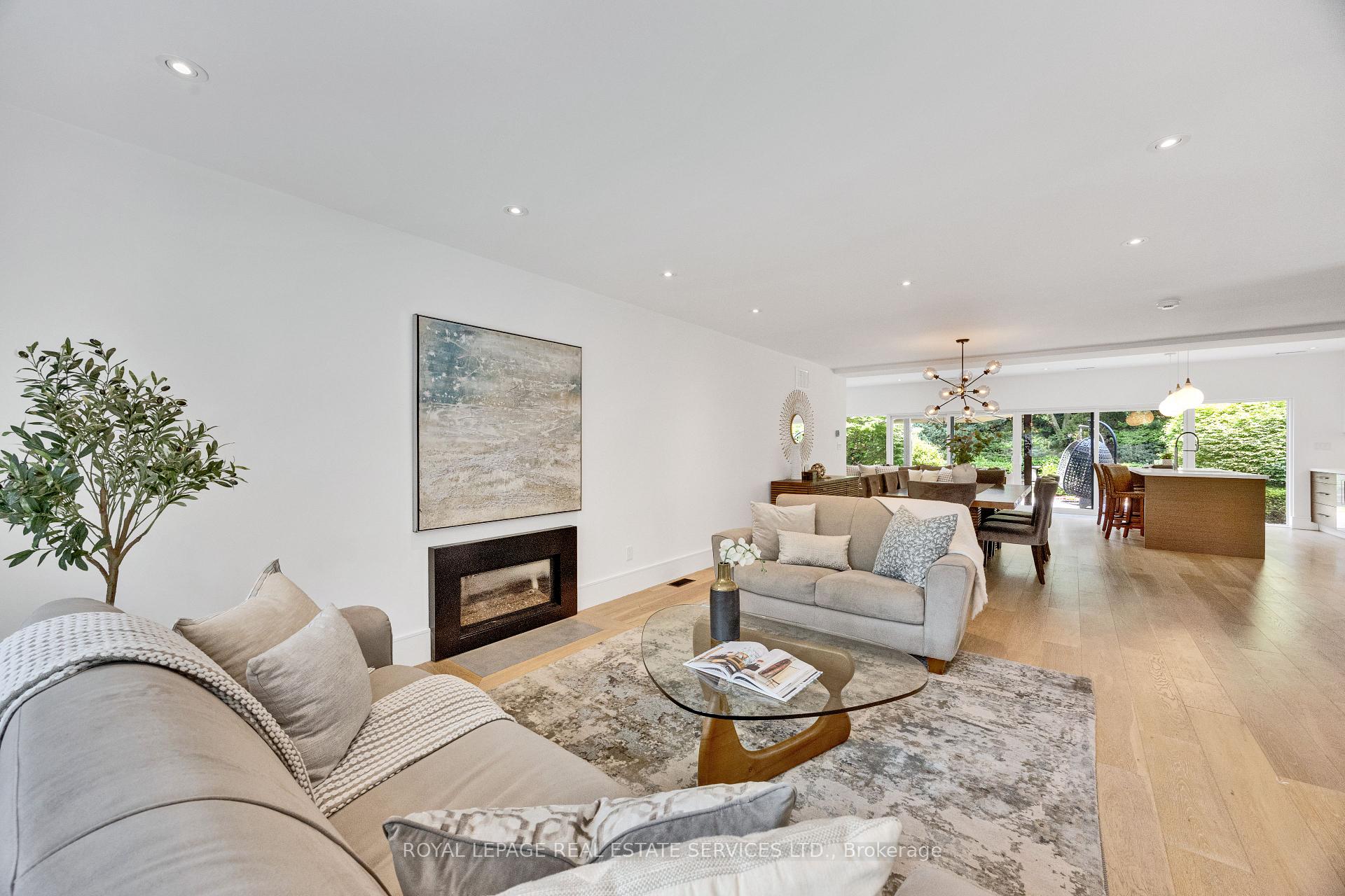 Photo 6 of 52 Glenaden Avenue E, Etobicoke, Stonegate-Queensway — HOMEH
