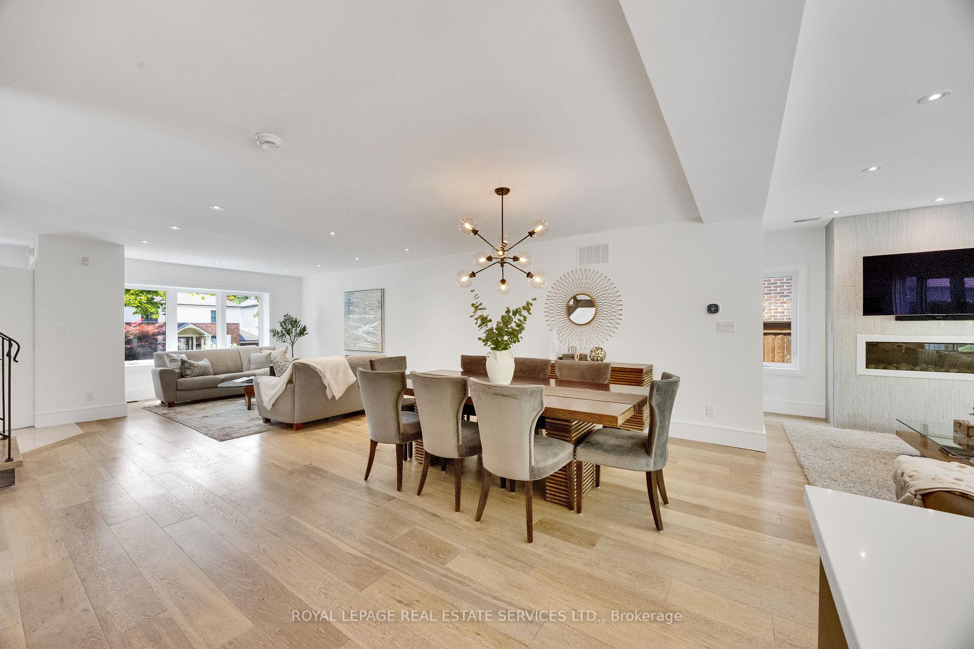 Photo 10 of 52 Glenaden Avenue E, Etobicoke, Stonegate-Queensway — HOMEH
