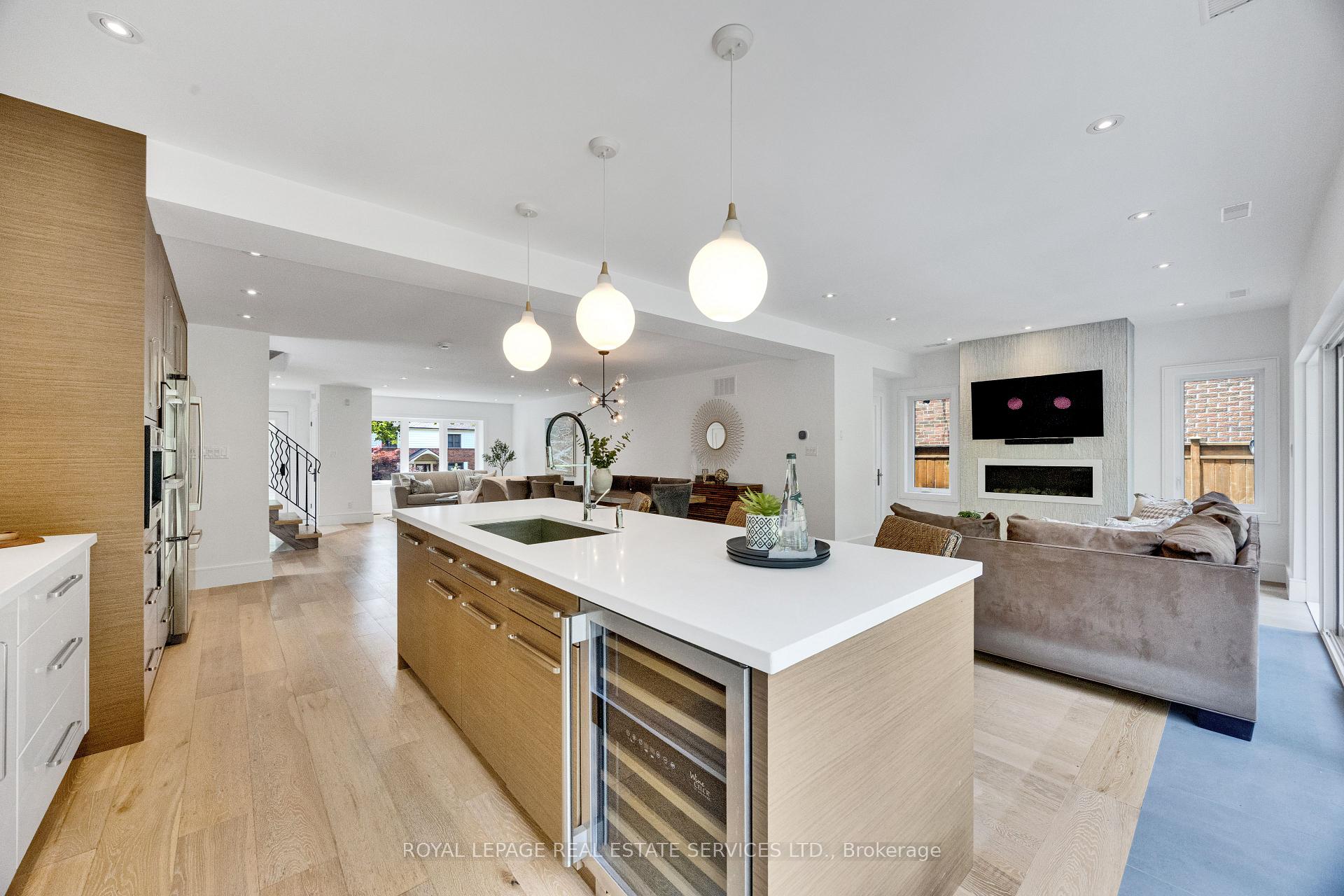 Photo 12 of 52 Glenaden Avenue E, Etobicoke, Stonegate-Queensway — HOMEH