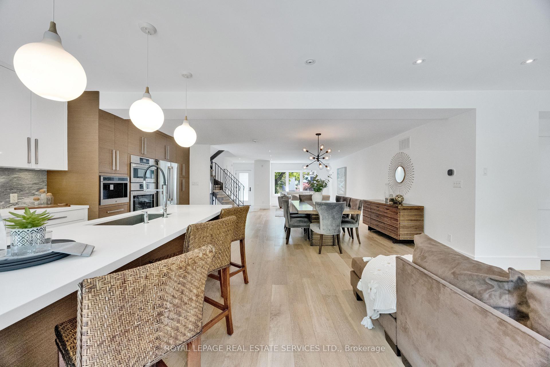 Photo 16 of 52 Glenaden Avenue E, Etobicoke, Stonegate-Queensway — HOMEH