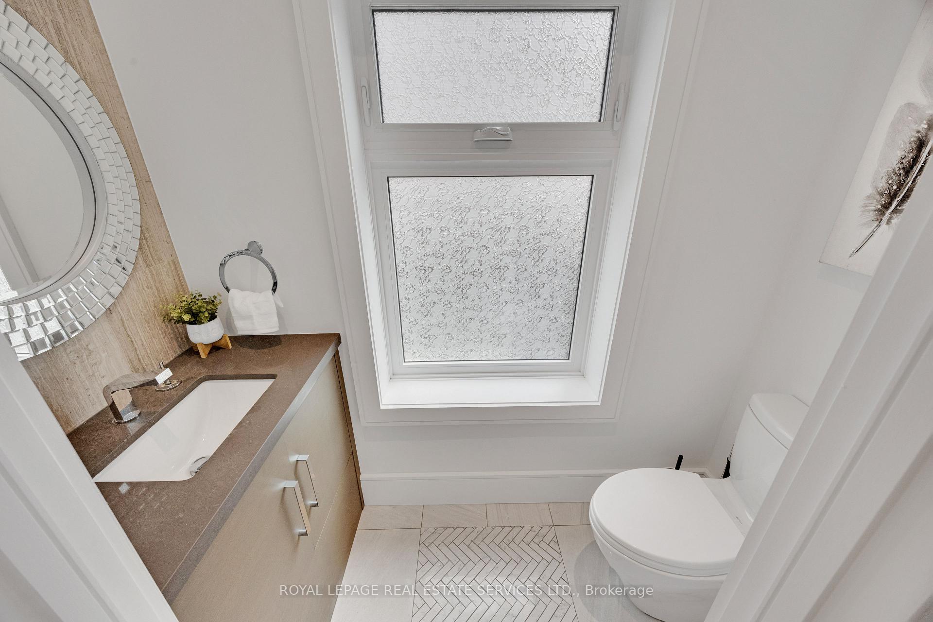Photo 18 of 52 Glenaden Avenue E, Etobicoke, Stonegate-Queensway — HOMEH
