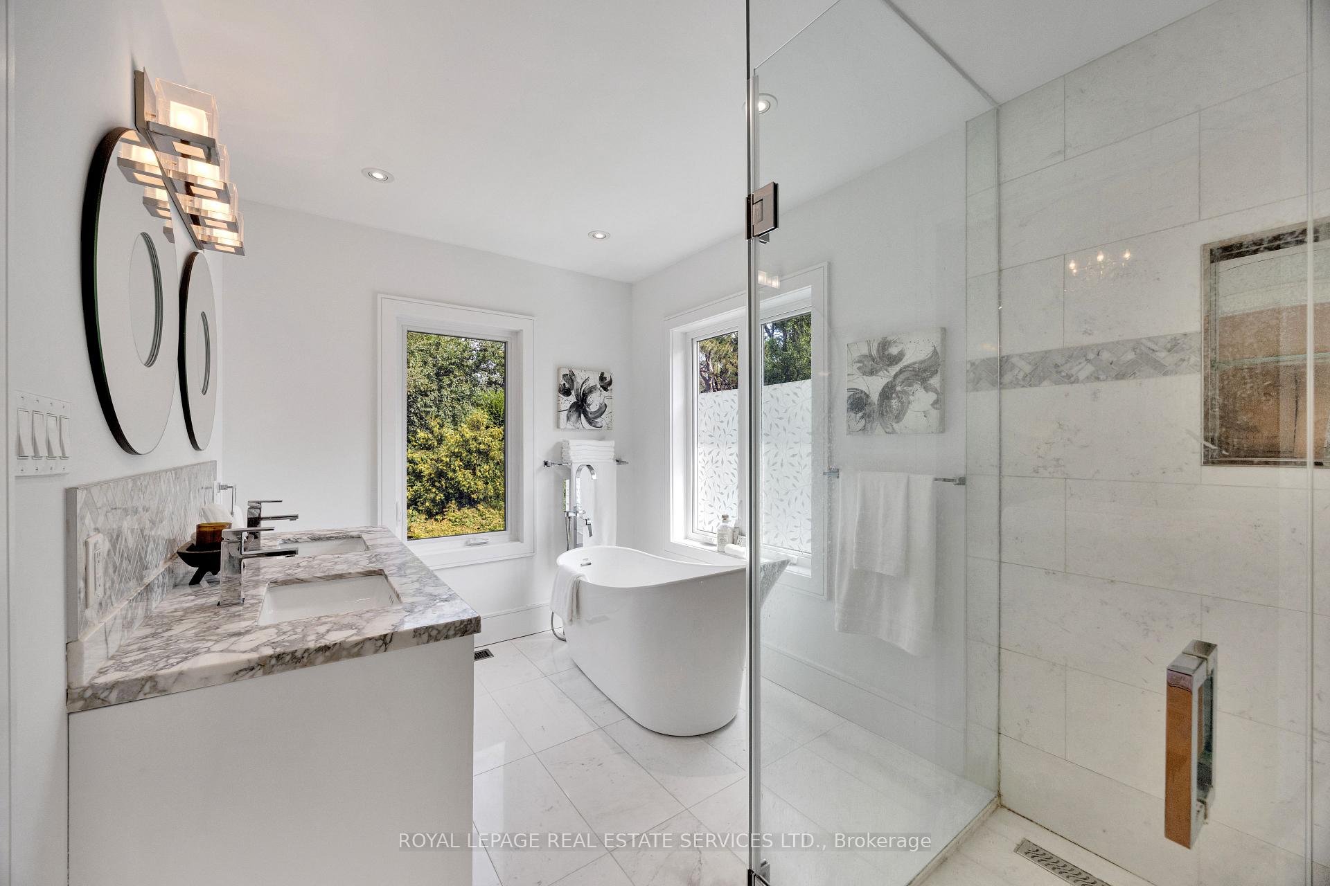 Photo 23 of 52 Glenaden Avenue E, Etobicoke, Stonegate-Queensway — HOMEH