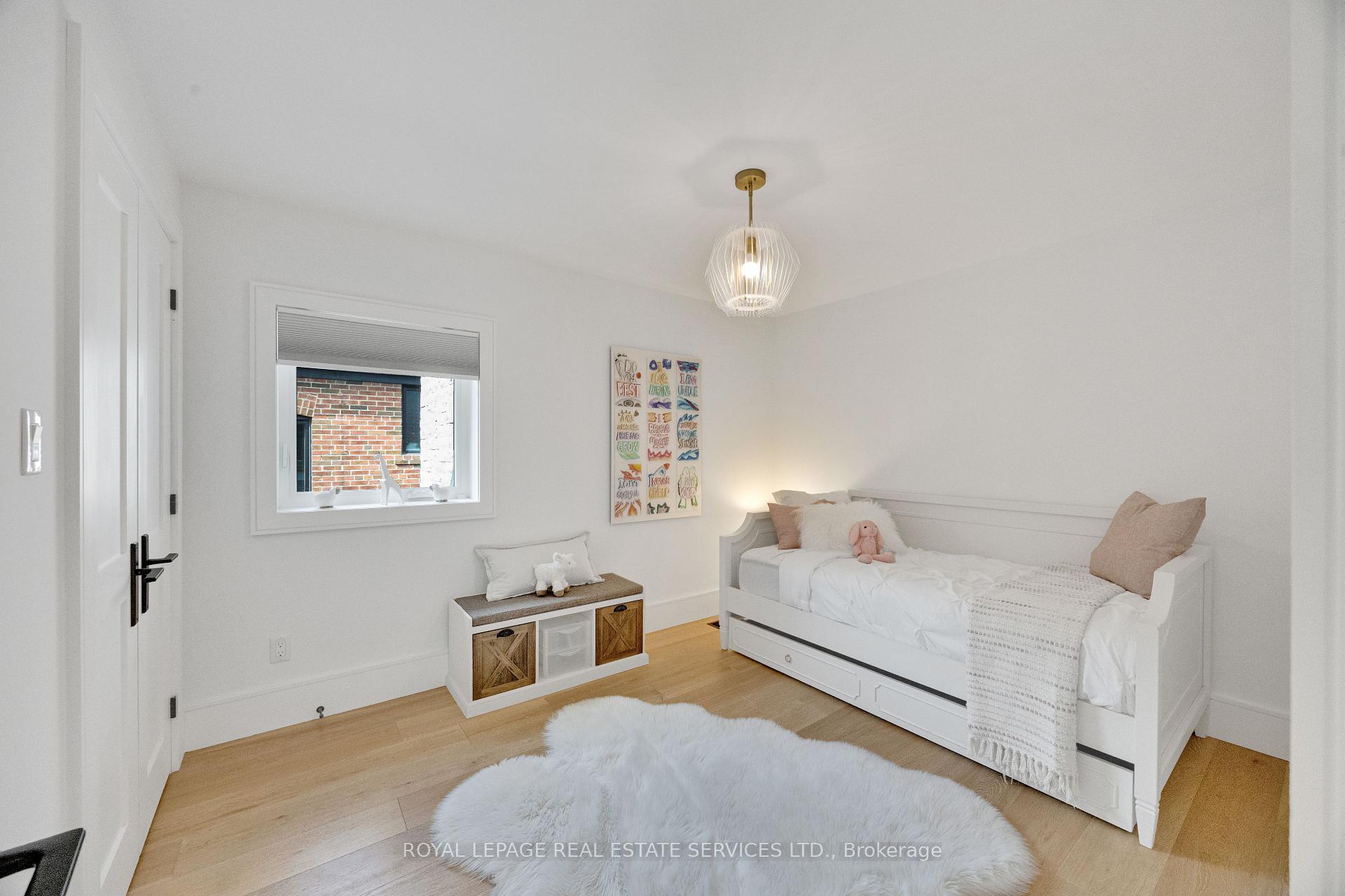 Photo 27 of 52 Glenaden Avenue E, Etobicoke, Stonegate-Queensway — HOMEH