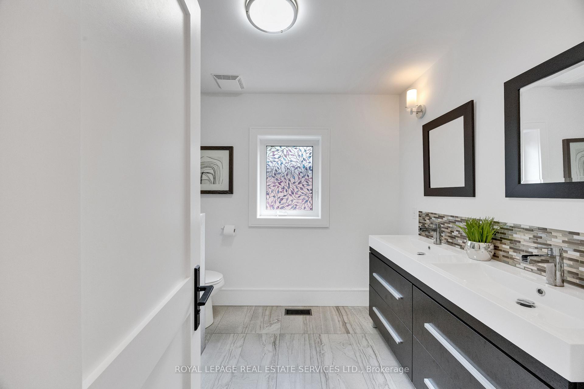 Photo 31 of 52 Glenaden Avenue E, Etobicoke, Stonegate-Queensway — HOMEH