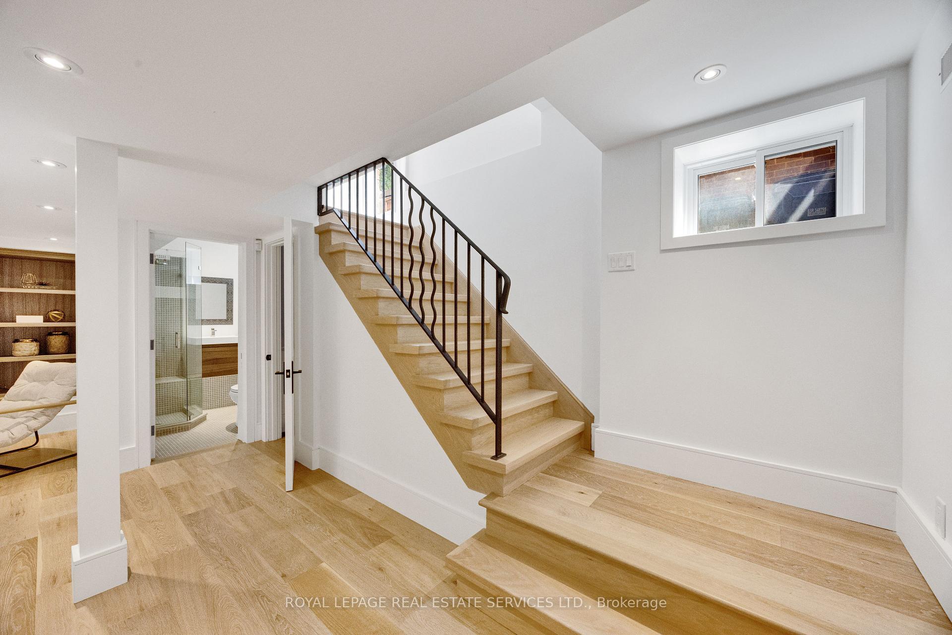 Photo 32 of 52 Glenaden Avenue E, Etobicoke, Stonegate-Queensway — HOMEH