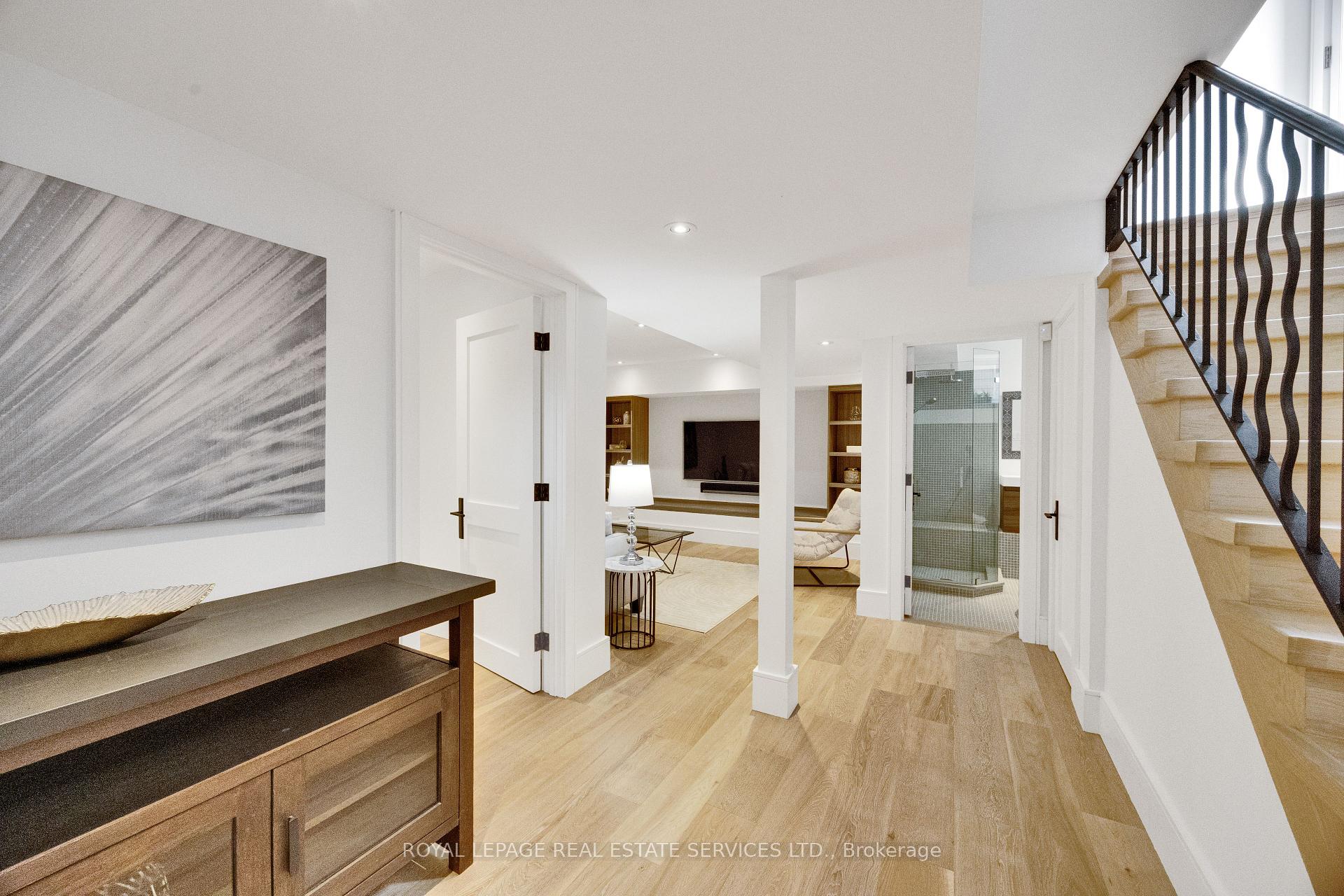 Photo 33 of 52 Glenaden Avenue E, Etobicoke, Stonegate-Queensway — HOMEH