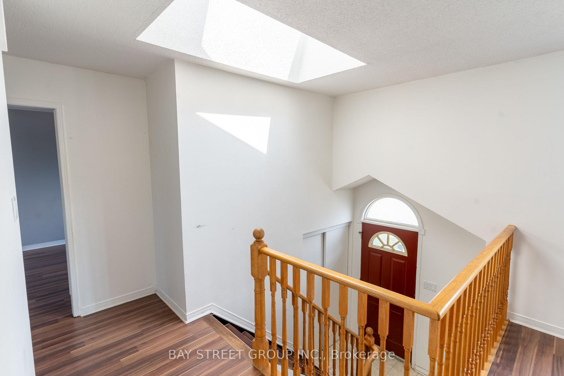 Photo 4 of 14 Orok Lane, Barrie, Grove East — HOMEH