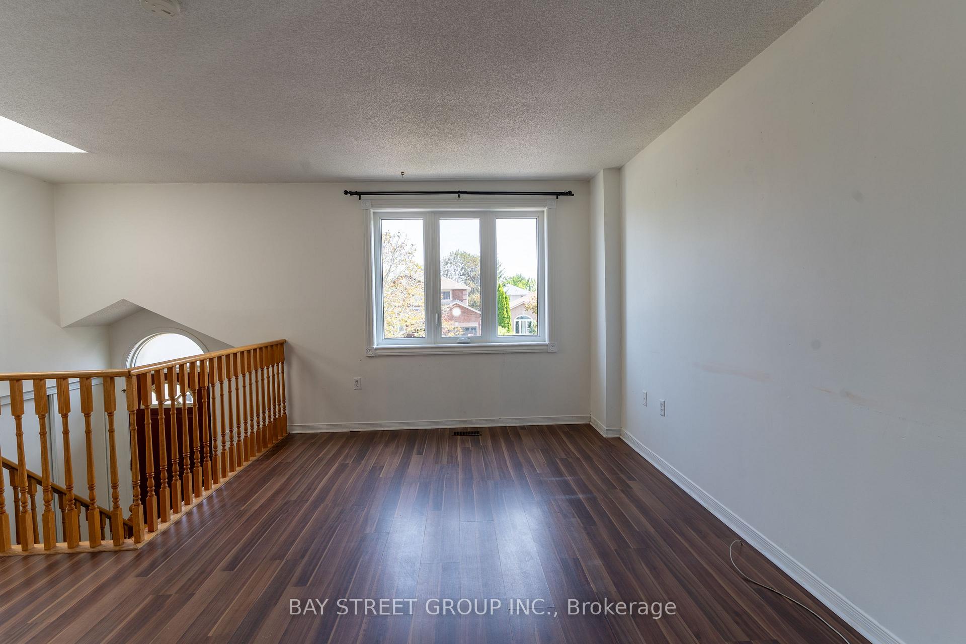 Photo 6 of 14 Orok Lane, Barrie, Grove East — HOMEH