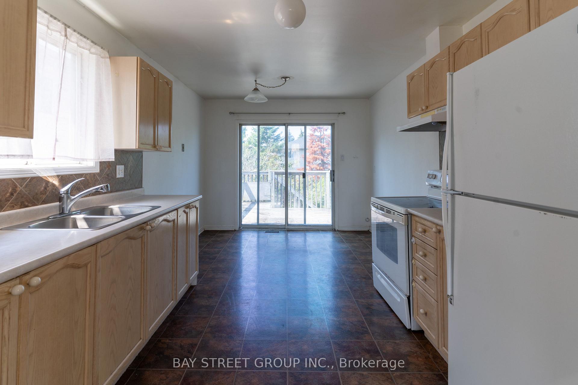Photo 8 of 14 Orok Lane, Barrie, Grove East — HOMEH