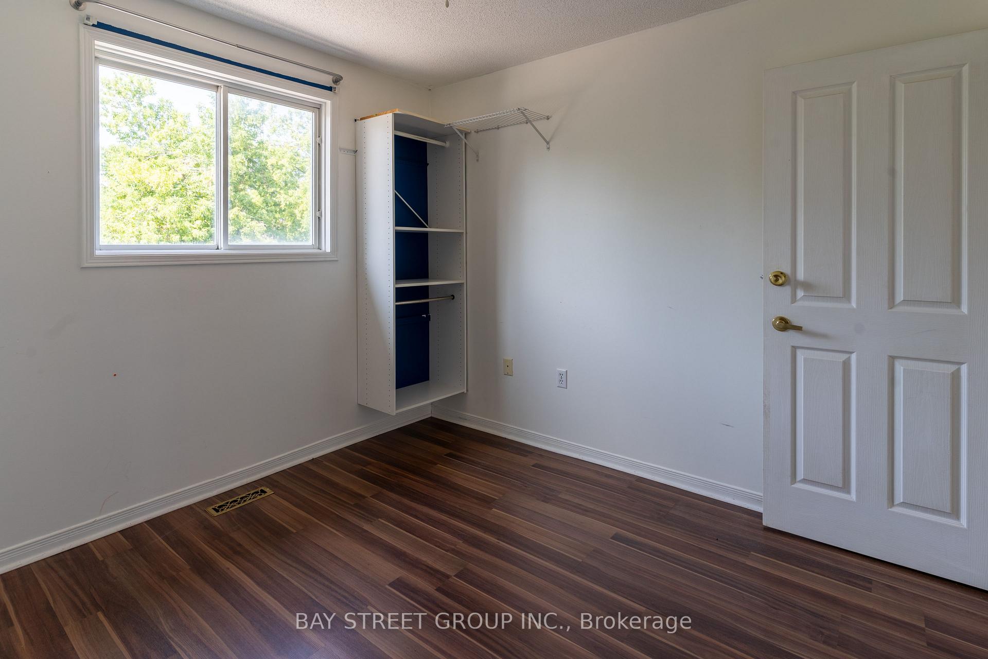 Photo 17 of 14 Orok Lane, Barrie, Grove East — HOMEH