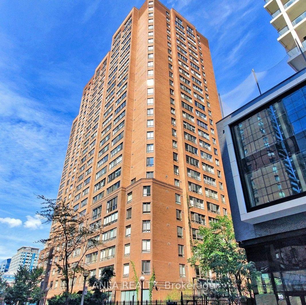 Photo 3 of Unit 912, 633 Bay Street, Toronto, Bay Street Corridor — HOMEH