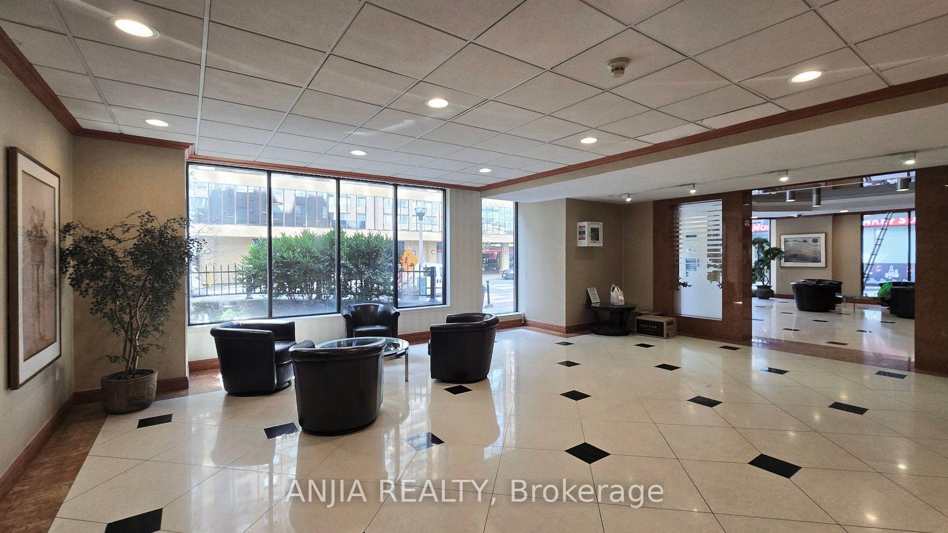Photo 6 of Unit 912, 633 Bay Street, Toronto, Bay Street Corridor — HOMEH
