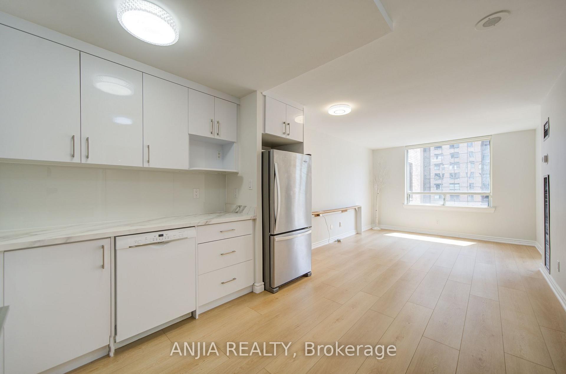 Photo 11 of Unit 912, 633 Bay Street, Toronto, Bay Street Corridor — HOMEH