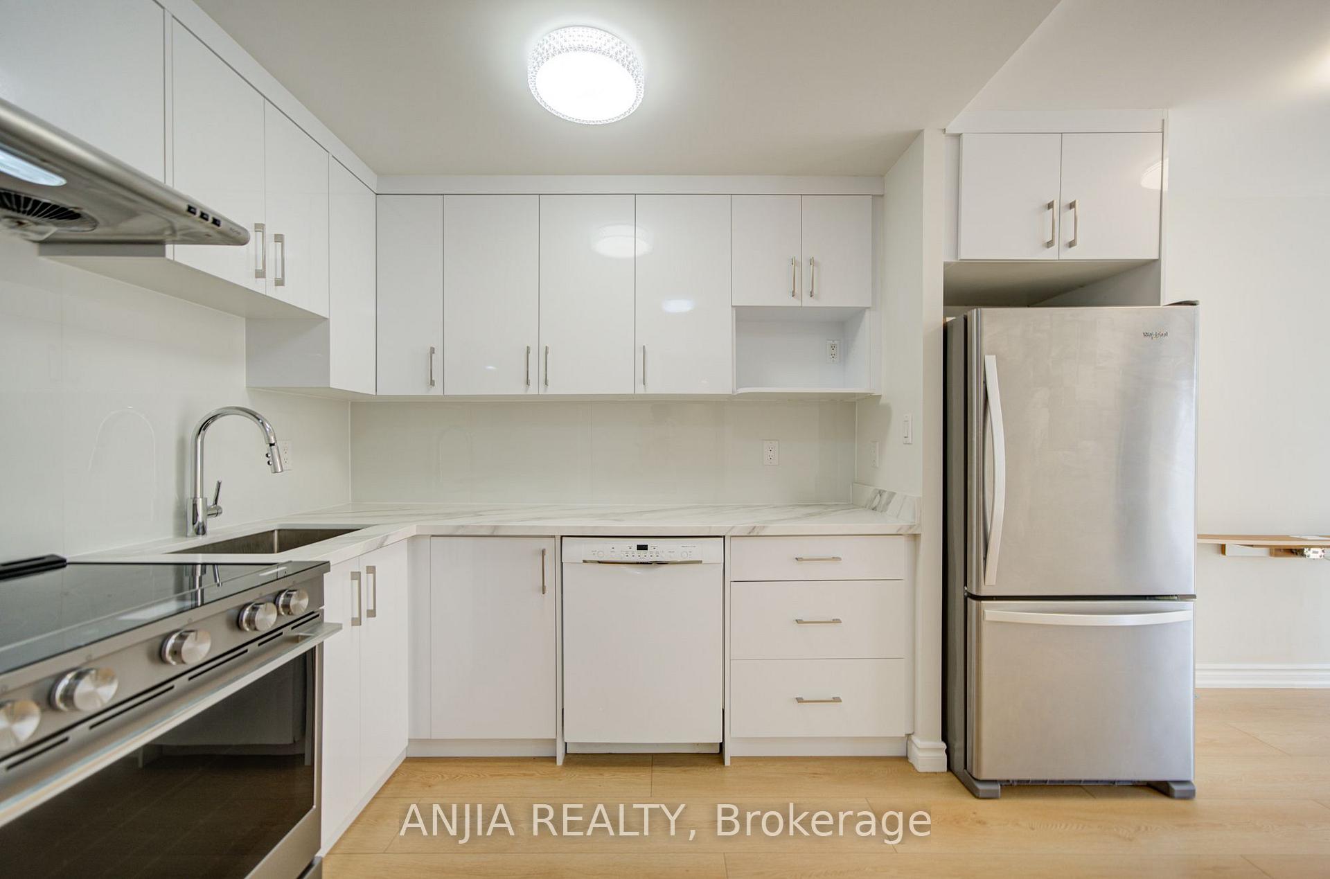 Photo 12 of Unit 912, 633 Bay Street, Toronto, Bay Street Corridor — HOMEH