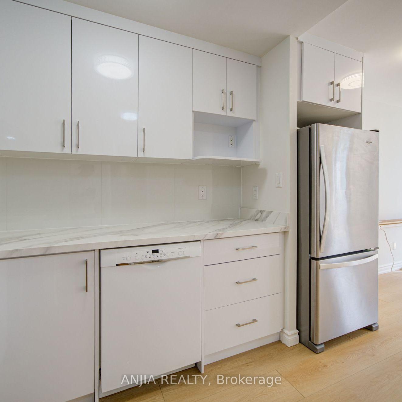 Photo 15 of Unit 912, 633 Bay Street, Toronto, Bay Street Corridor — HOMEH