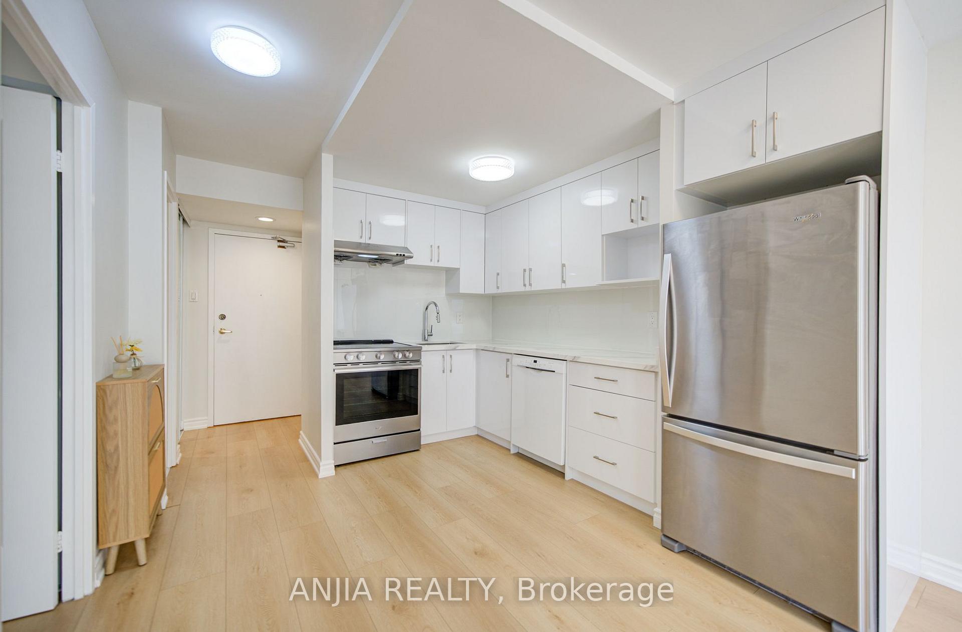 Photo 16 of Unit 912, 633 Bay Street, Toronto, Bay Street Corridor — HOMEH
