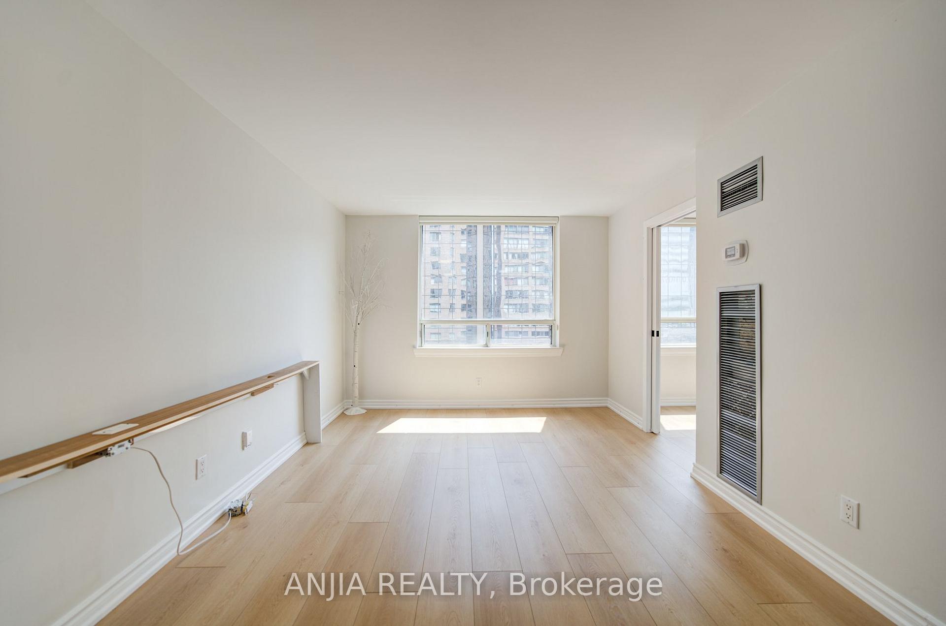 Photo 18 of Unit 912, 633 Bay Street, Toronto, Bay Street Corridor — HOMEH