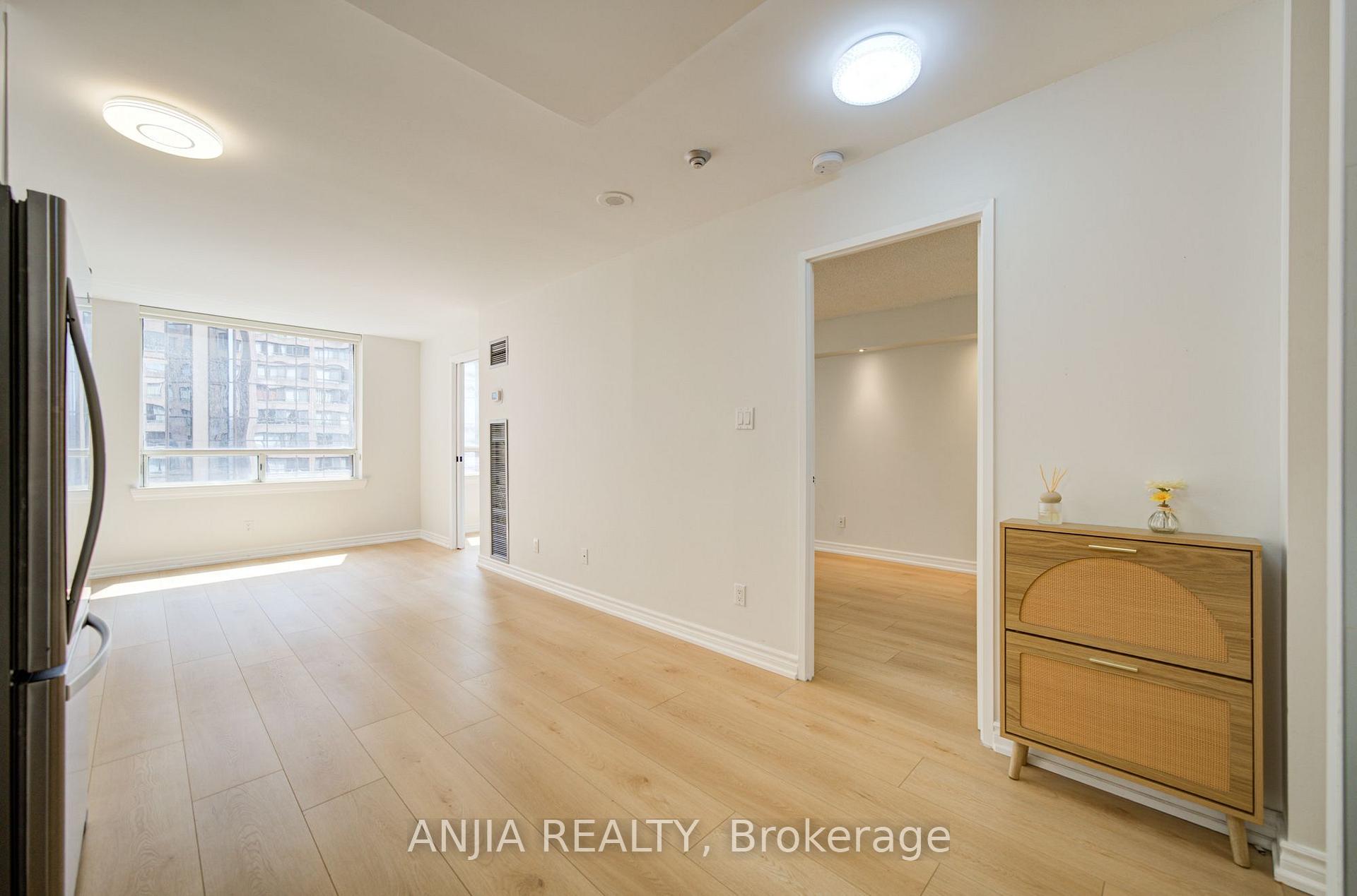 Photo 21 of Unit 912, 633 Bay Street, Toronto, Bay Street Corridor — HOMEH