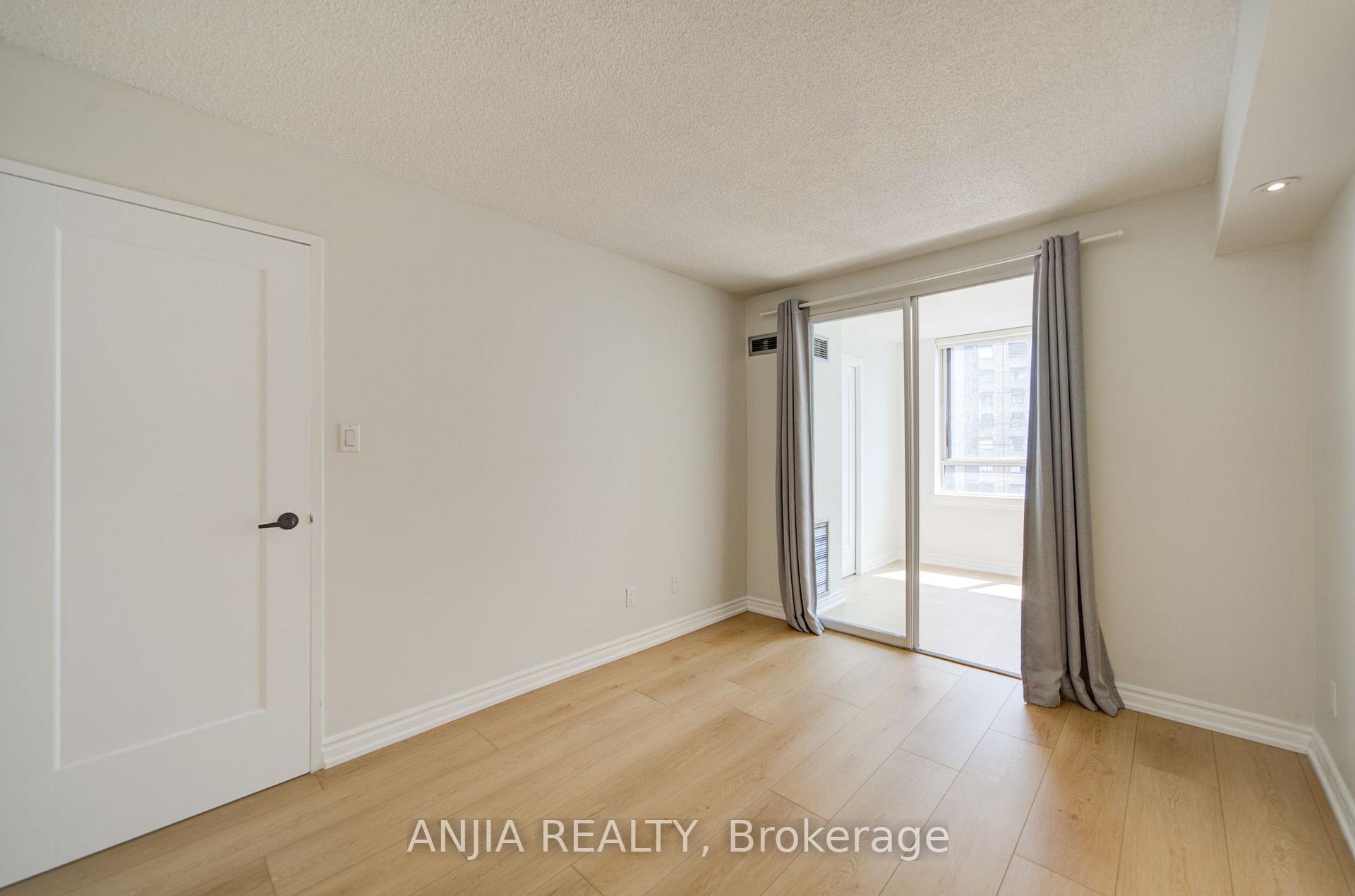 Photo 23 of Unit 912, 633 Bay Street, Toronto, Bay Street Corridor — HOMEH