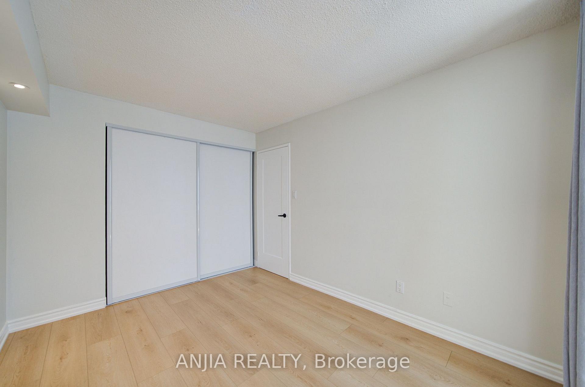 Photo 24 of Unit 912, 633 Bay Street, Toronto, Bay Street Corridor — HOMEH