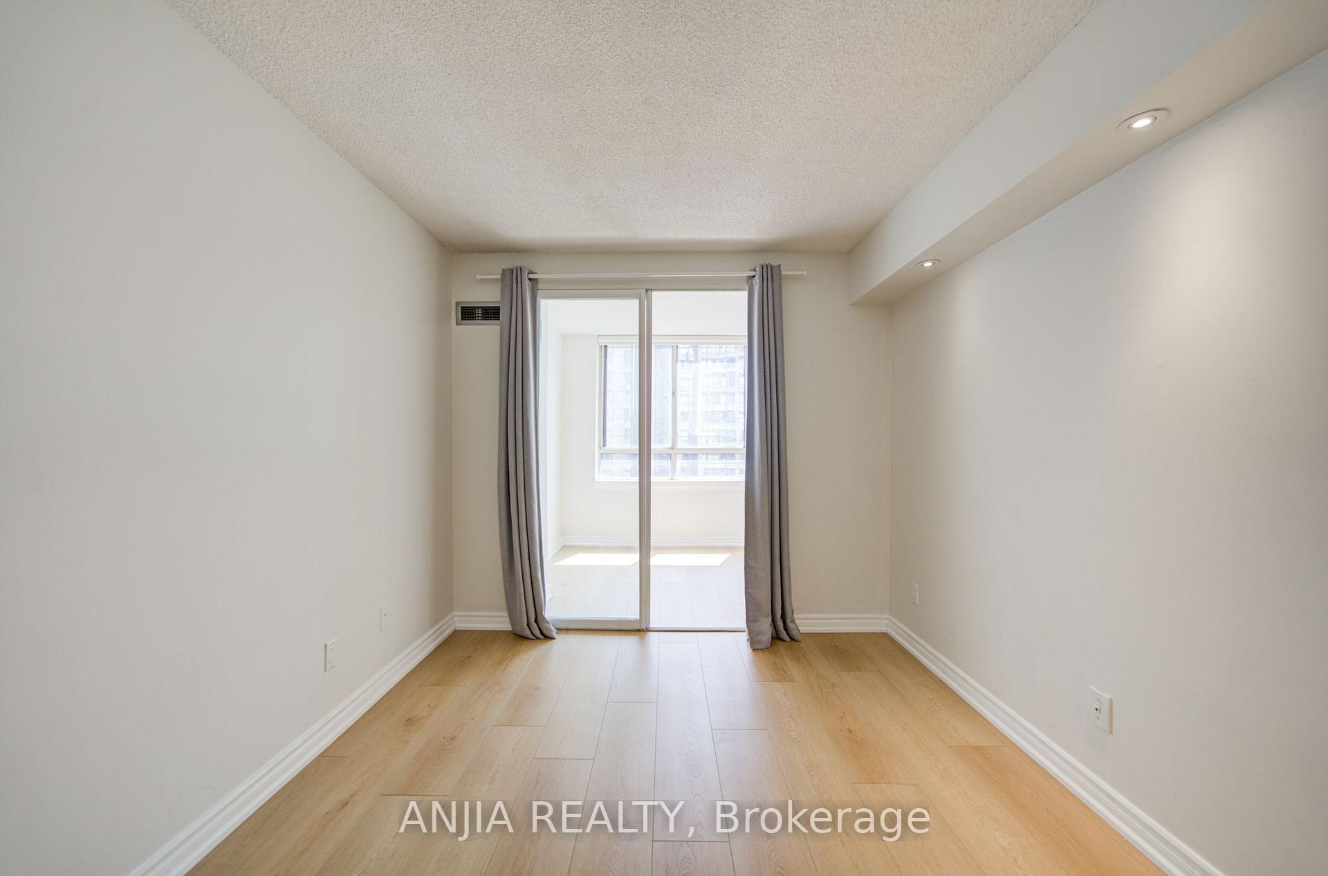 Photo 27 of Unit 912, 633 Bay Street, Toronto, Bay Street Corridor — HOMEH