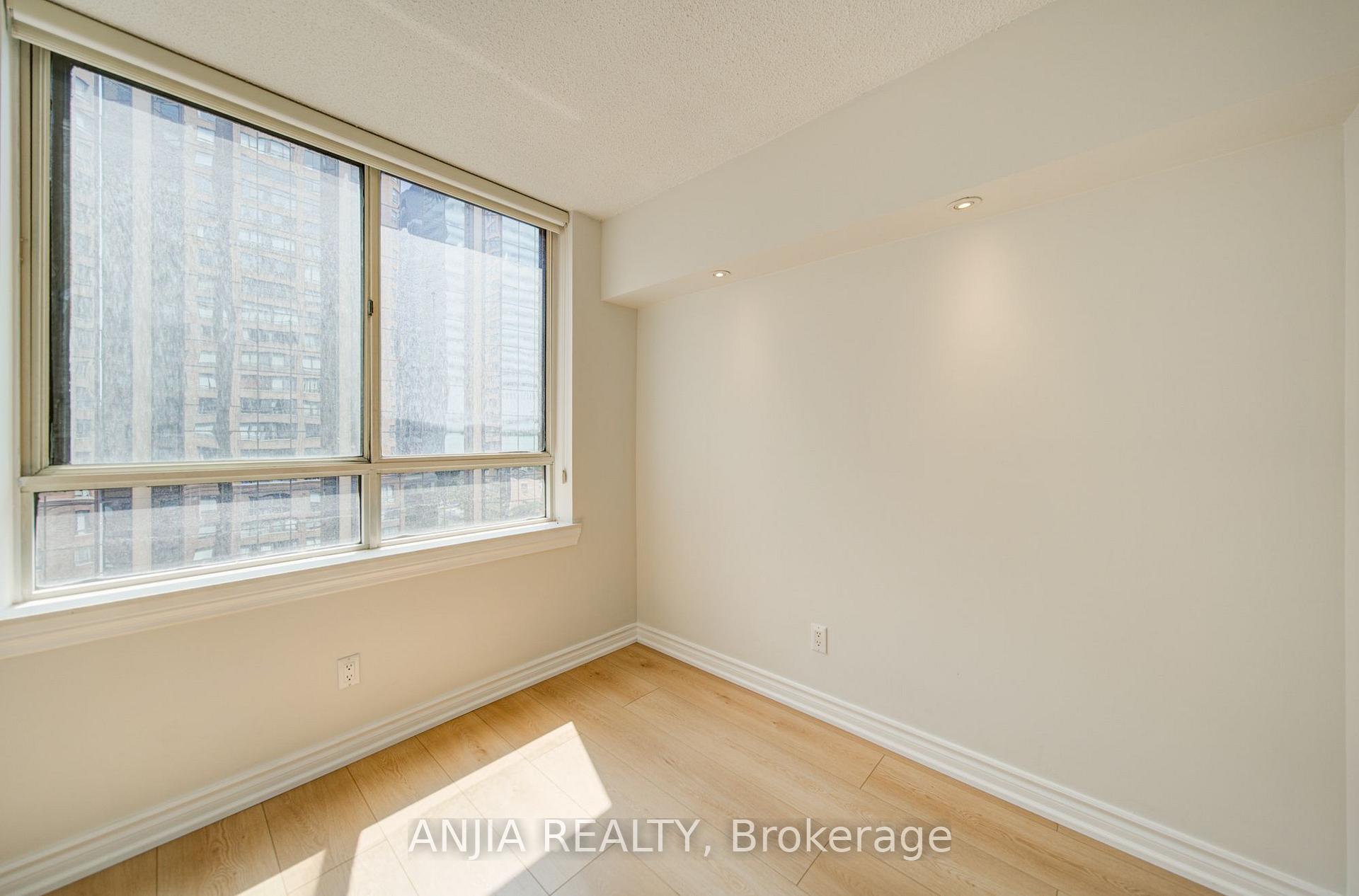 Photo 30 of Unit 912, 633 Bay Street, Toronto, Bay Street Corridor — HOMEH