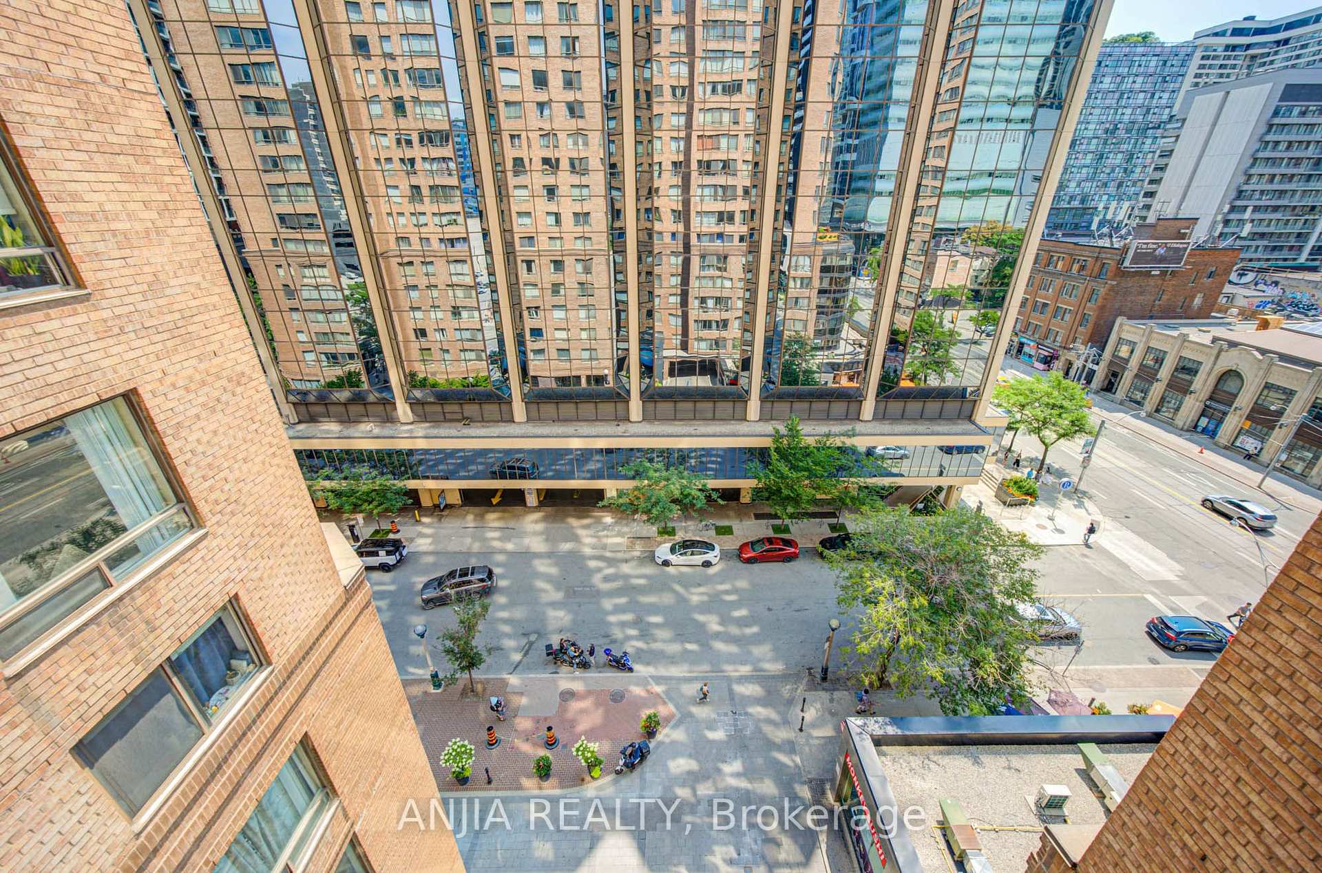 Photo 32 of Unit 912, 633 Bay Street, Toronto, Bay Street Corridor — HOMEH