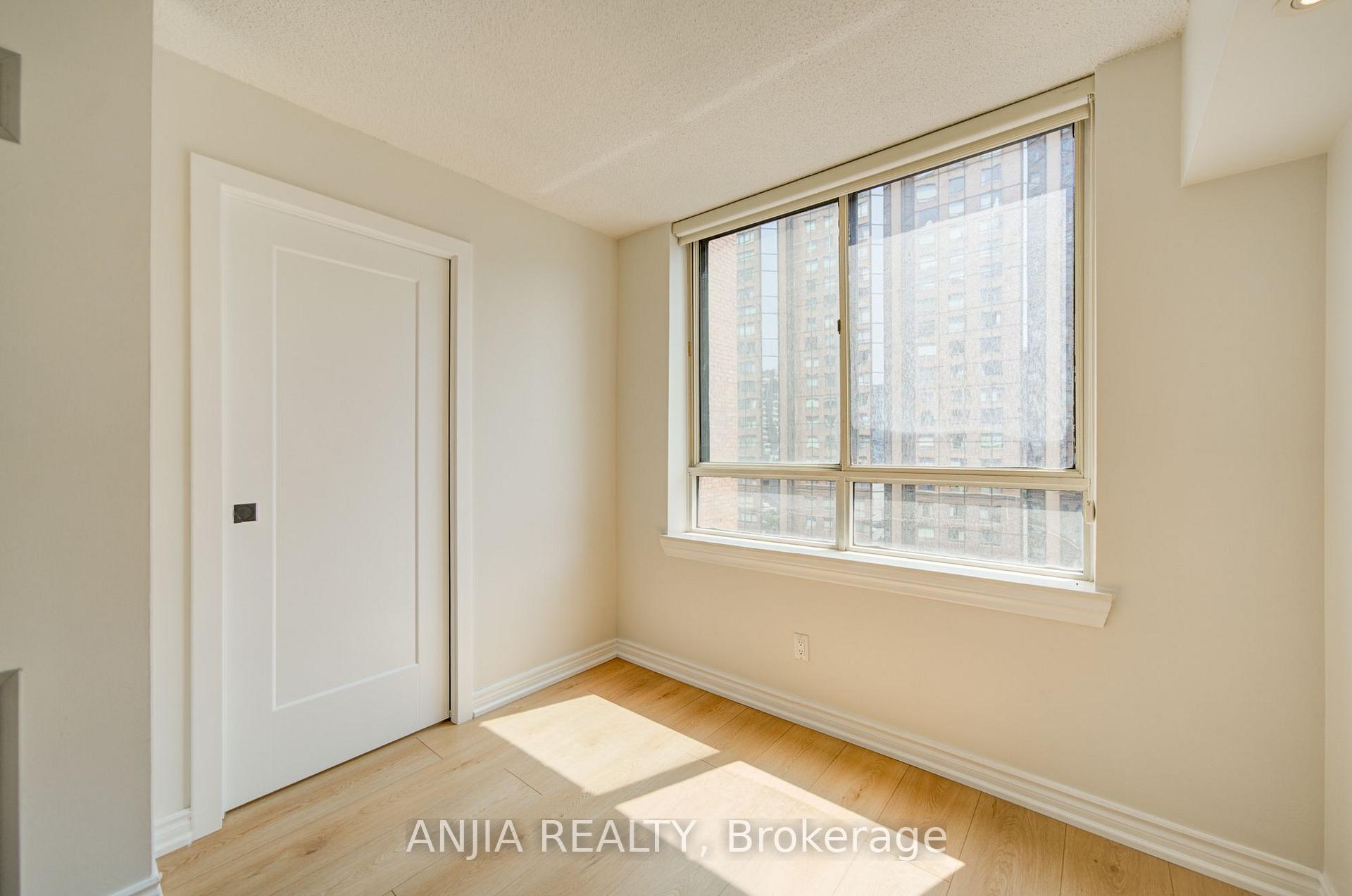 Photo 33 of Unit 912, 633 Bay Street, Toronto, Bay Street Corridor — HOMEH