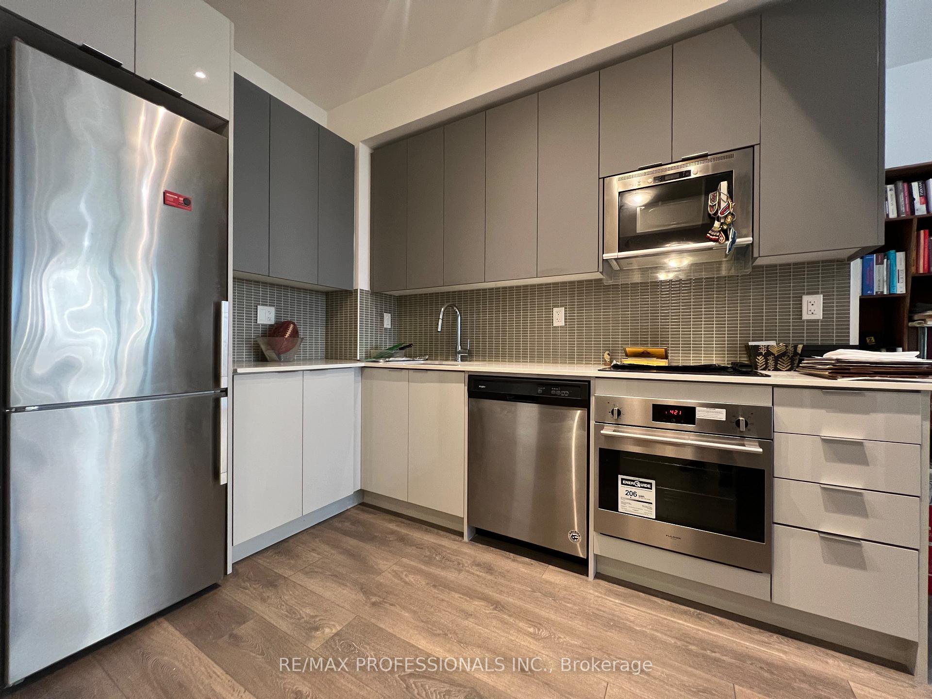Photo 4 of 2916 Highway 7 Road, Vaughan, Concord — HOMEH