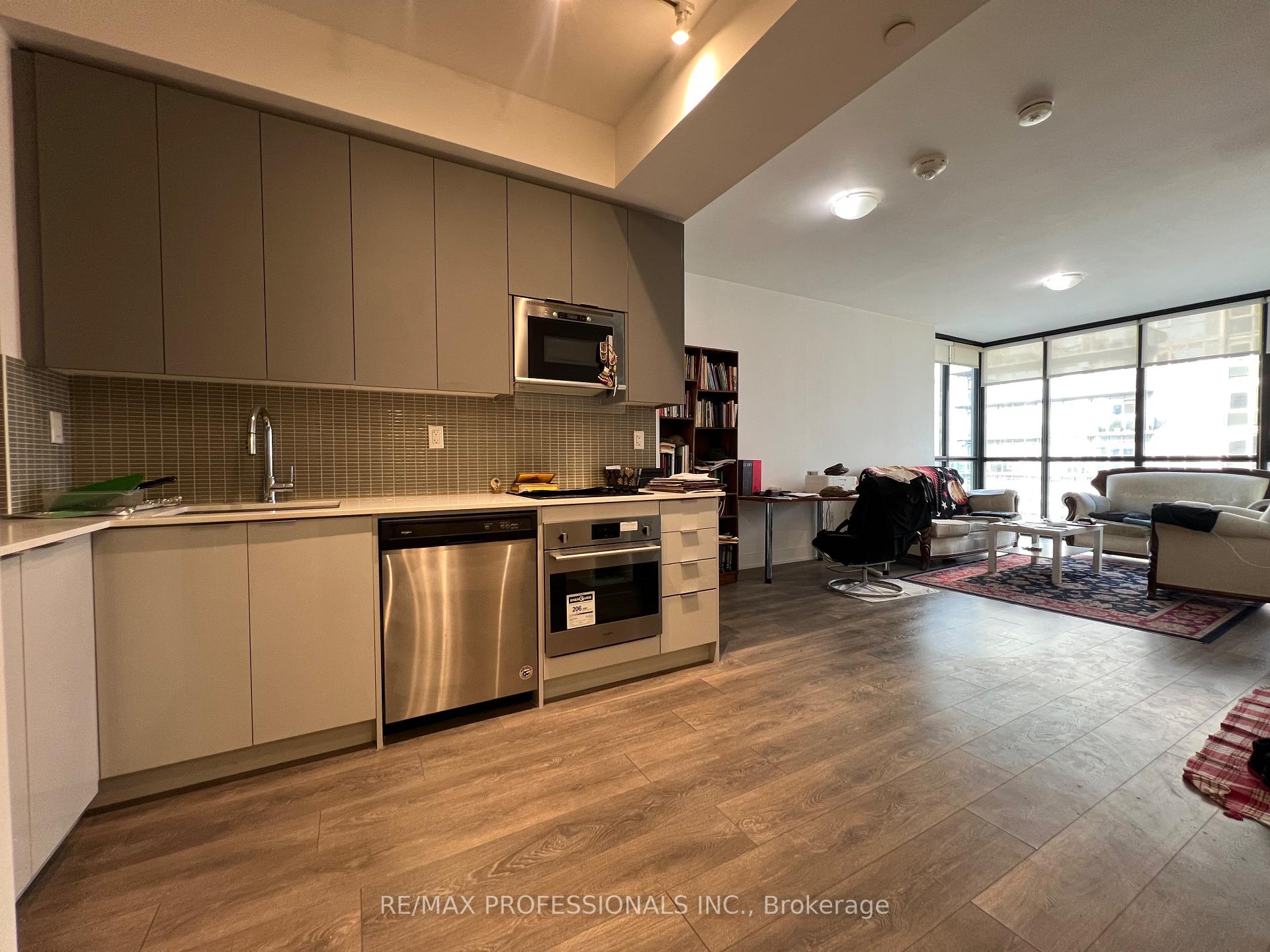 Photo 5 of 2916 Highway 7 Road, Vaughan, Concord — HOMEH