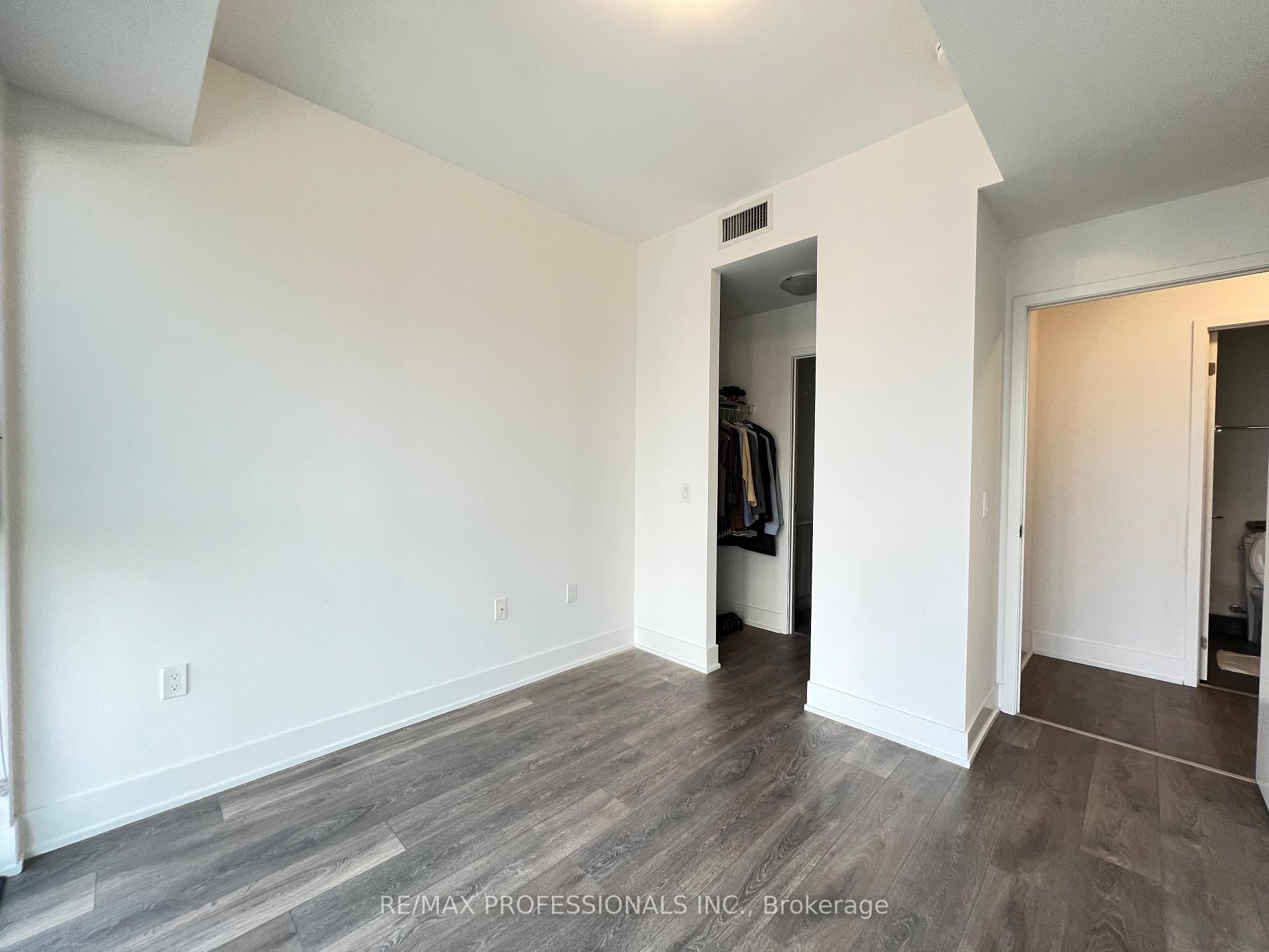 Photo 8 of 2916 Highway 7 Road, Vaughan, Concord — HOMEH